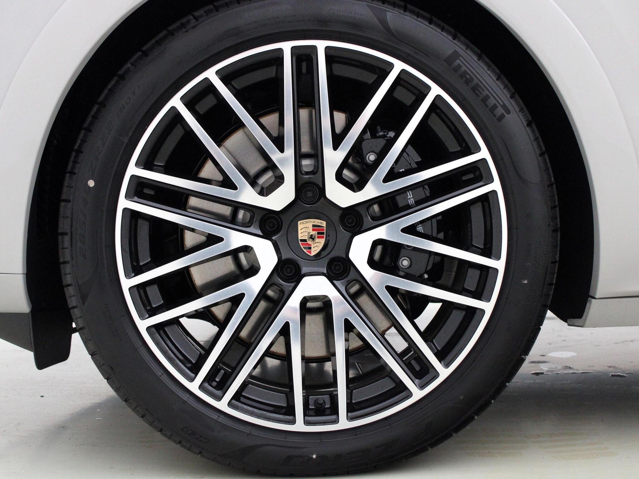 Porsche Cayenne view 4