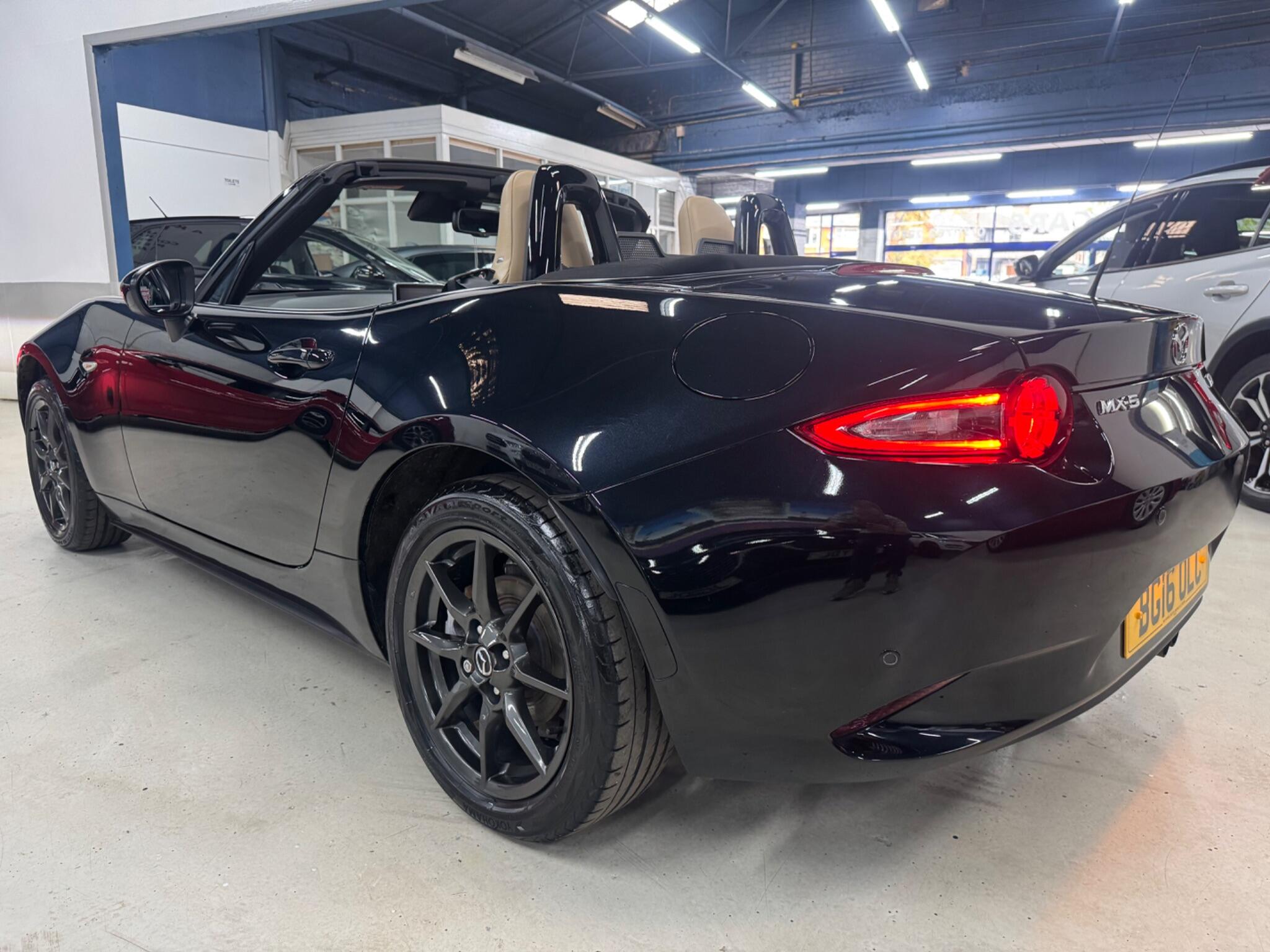 Mazda MX-5 view 37