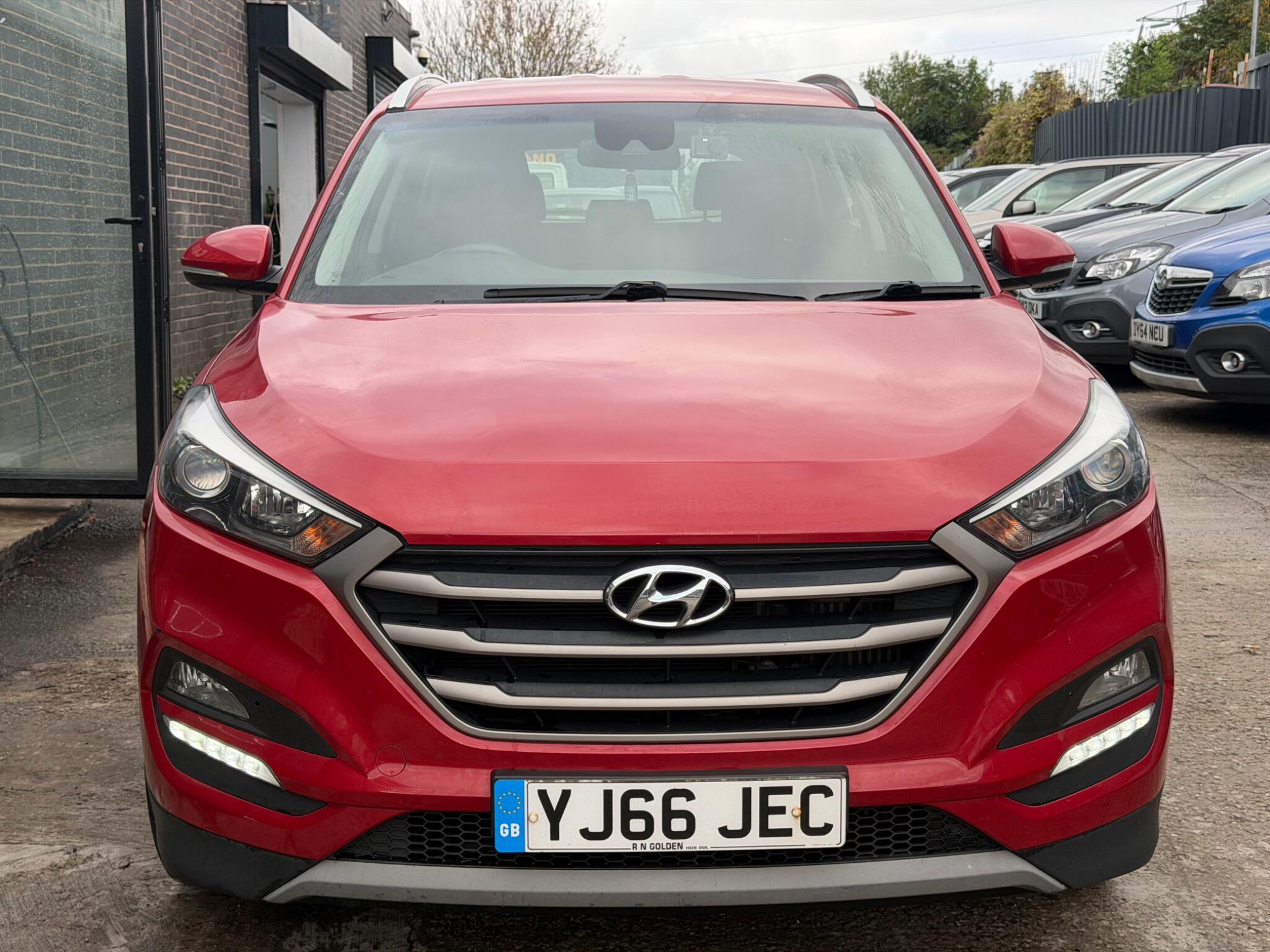 Hyundai Tucson view 2