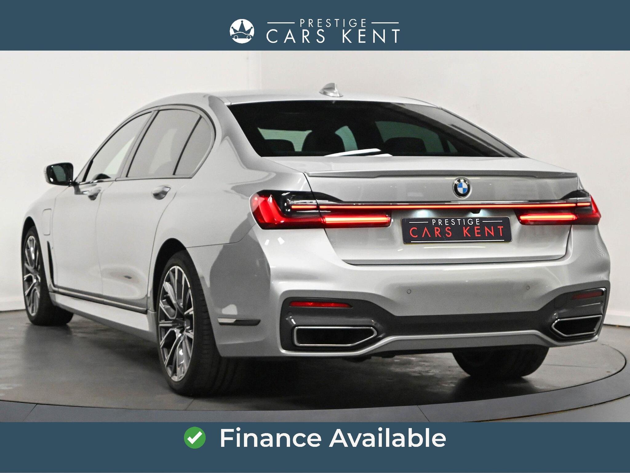 BMW 7 Series view 3