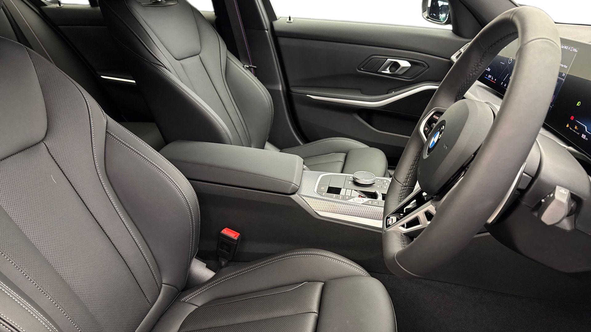 BMW 3 Series view 11