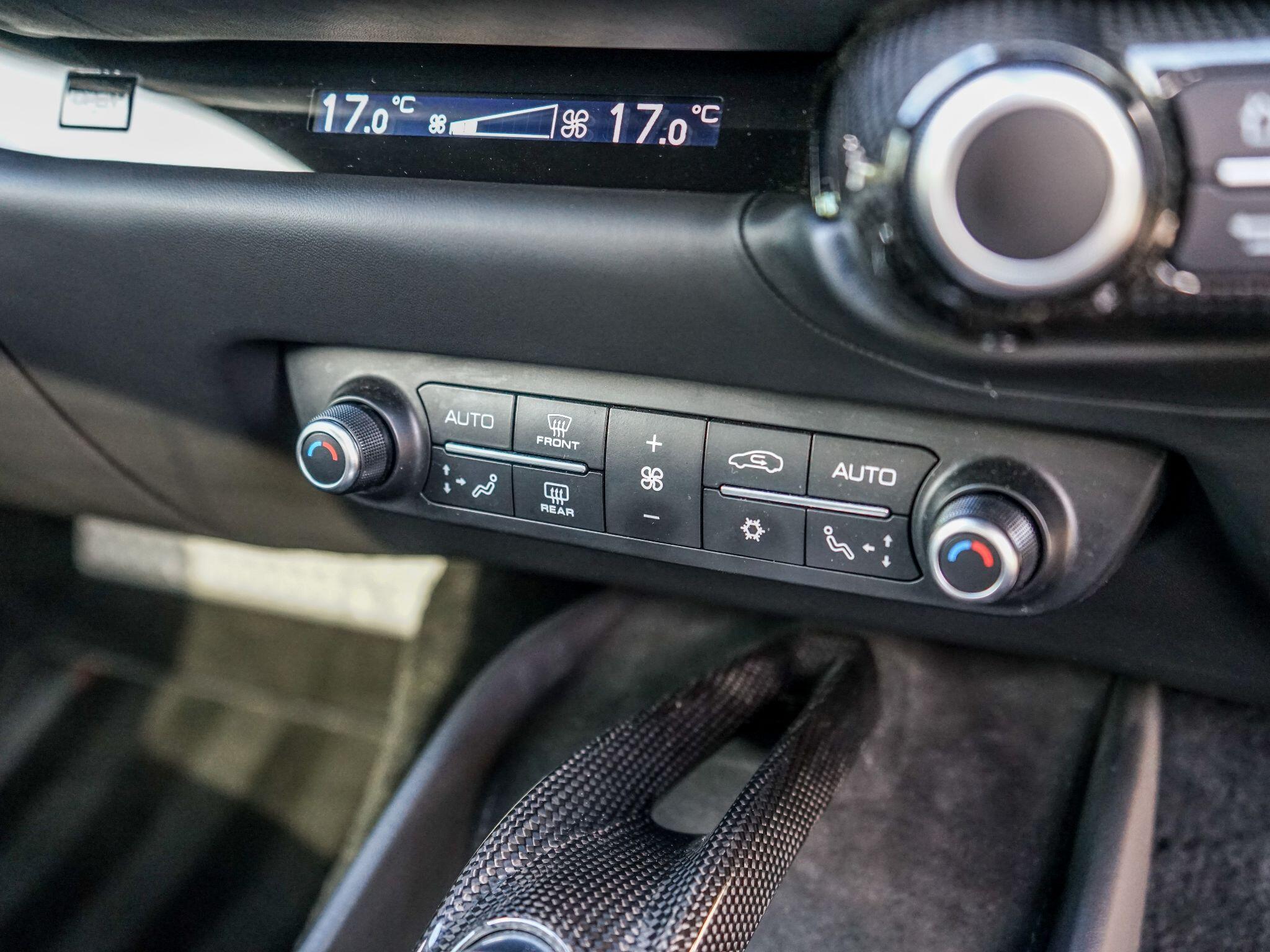 Ferrari 812 view 26