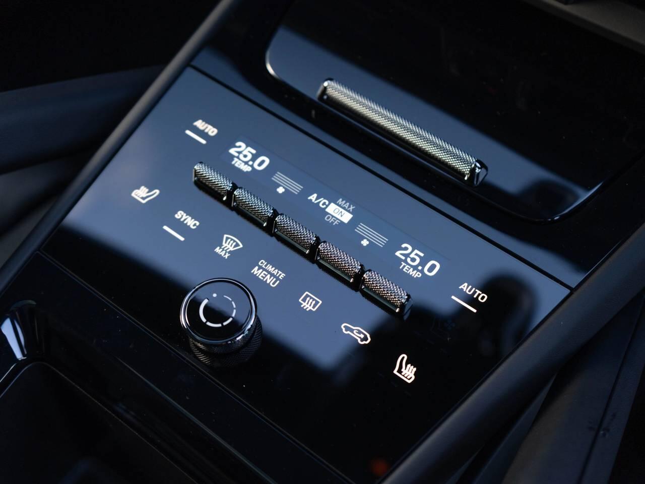 Porsche Cayenne view 29