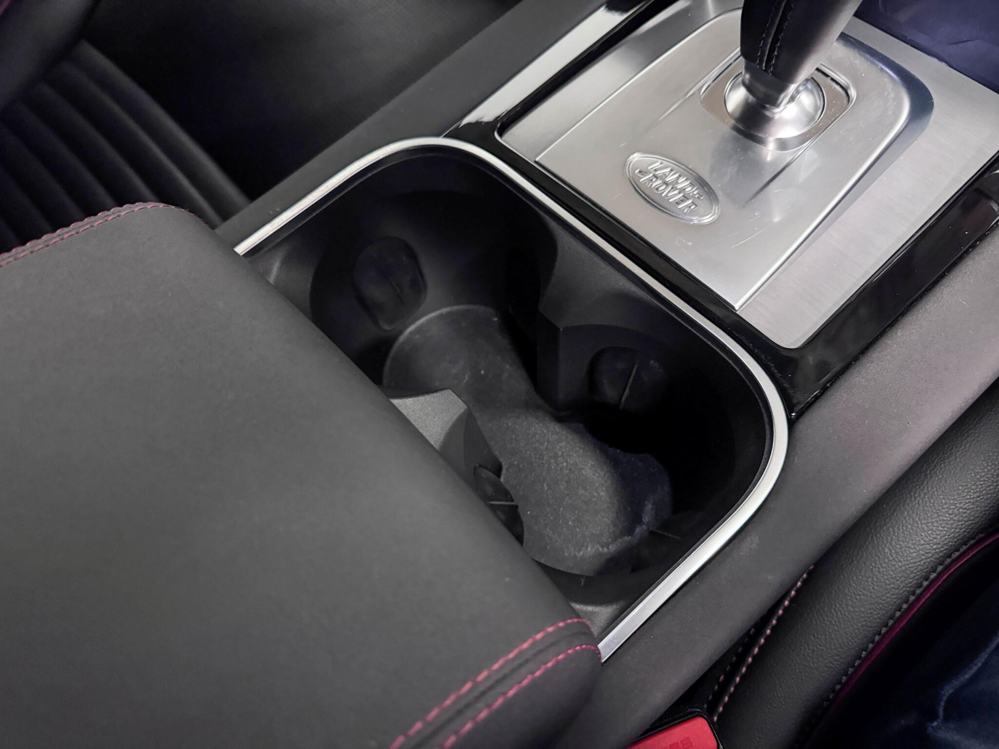Land Rover Discovery Sport view 36