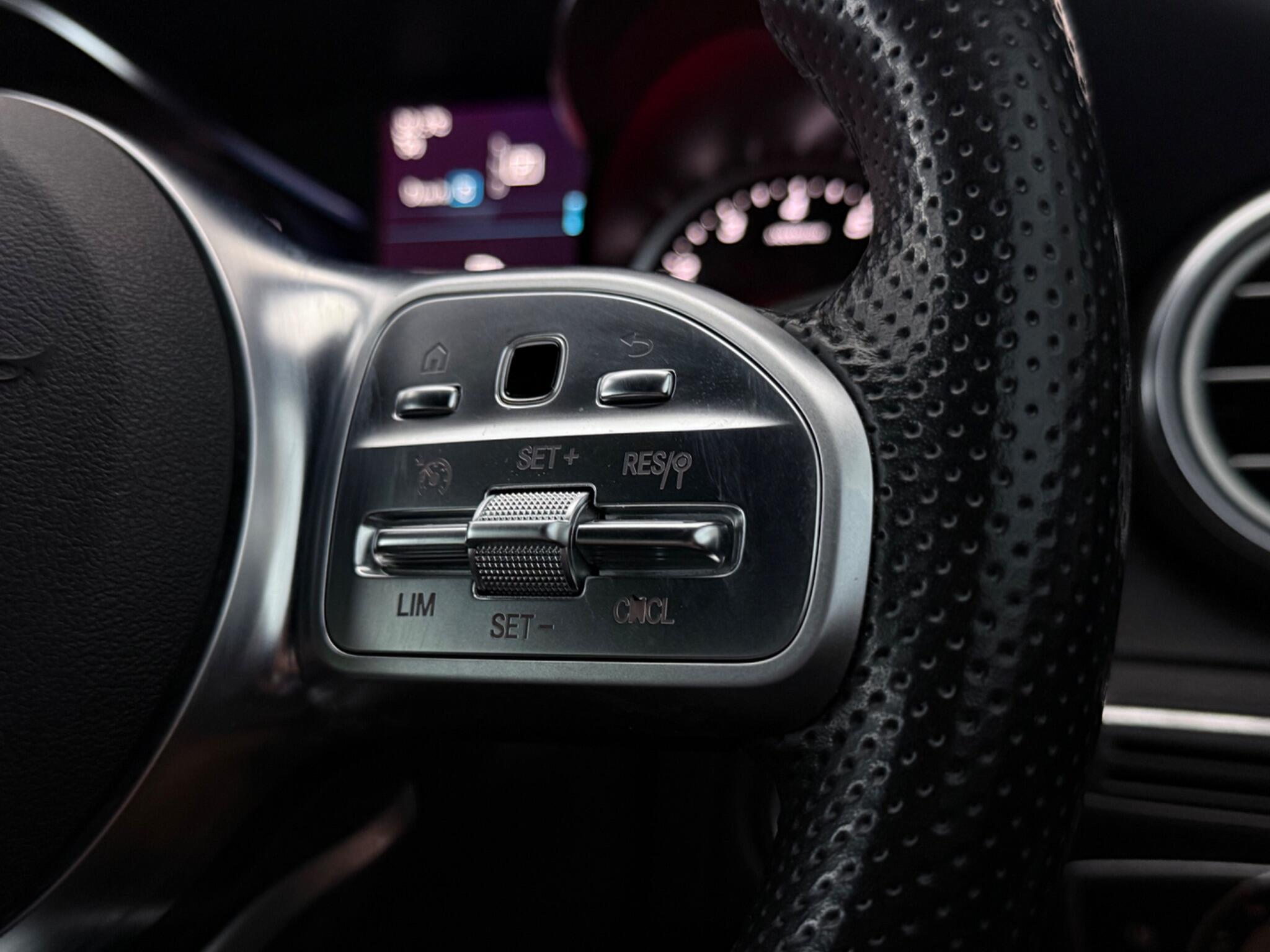 Mercedes-Benz C-Class view 15