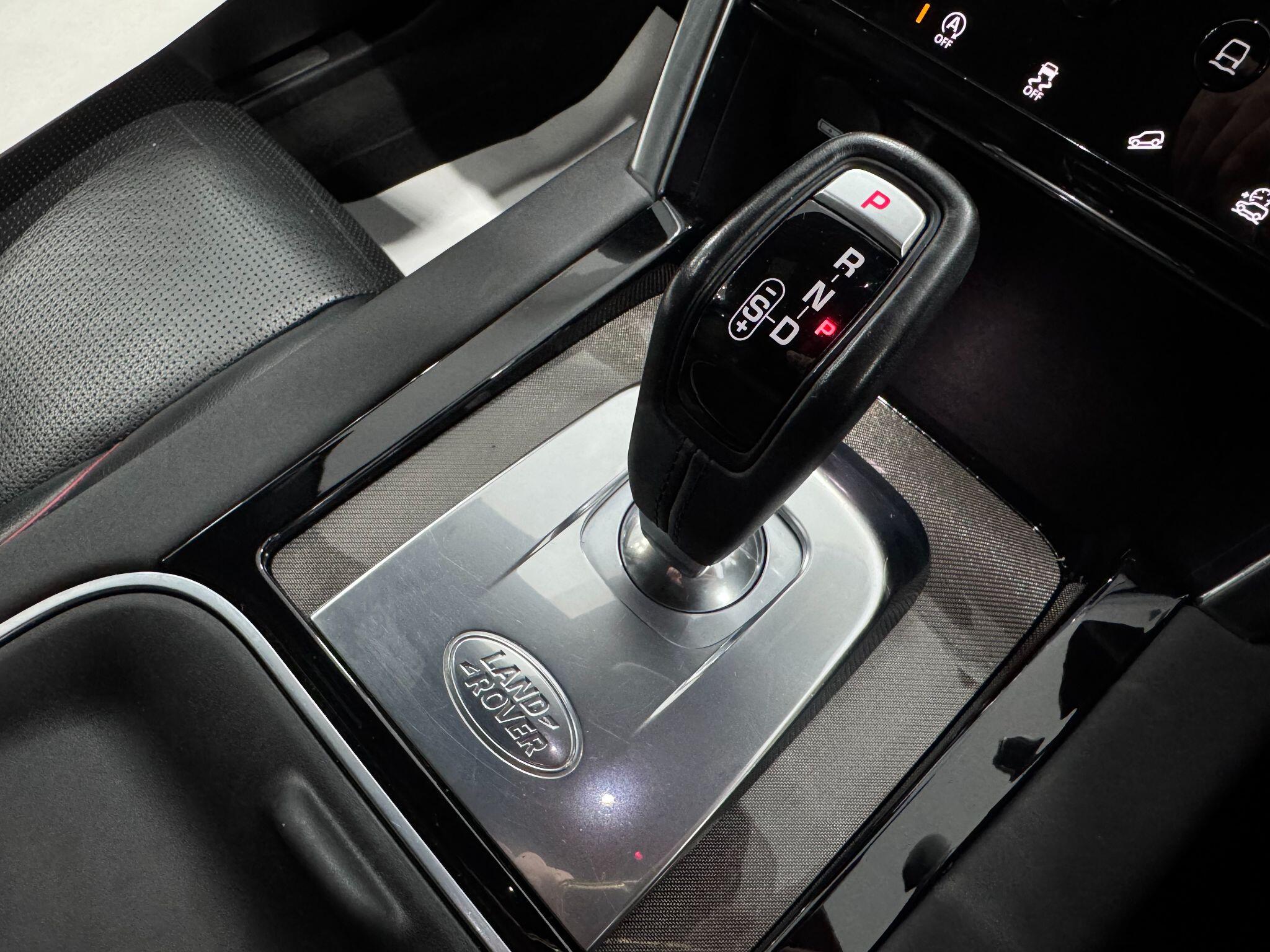 Land Rover Discovery Sport view 44