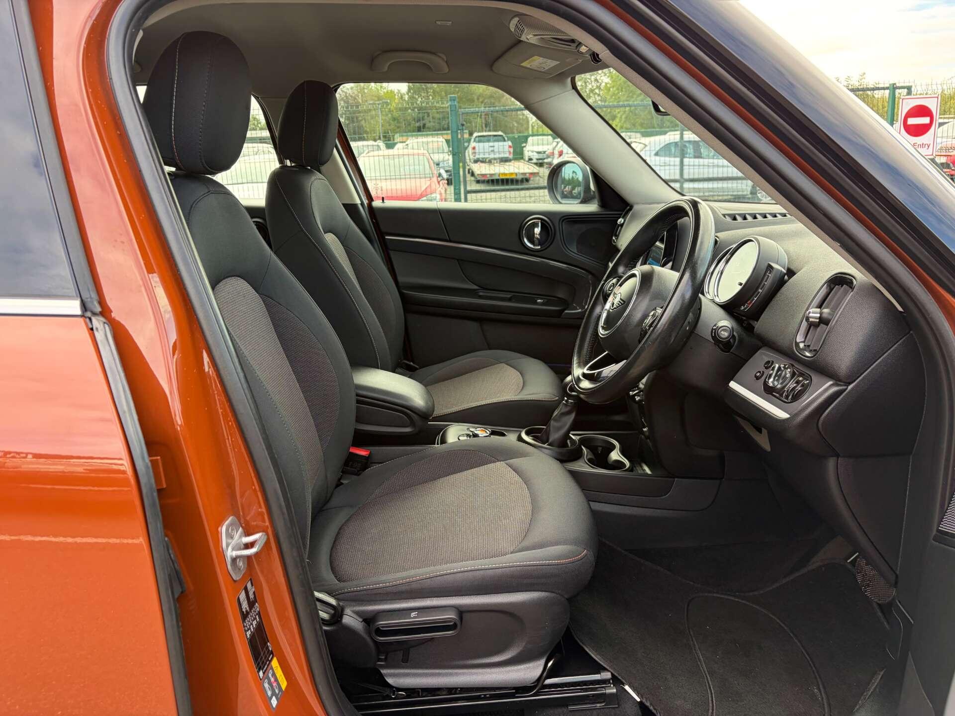 Mini Countryman view 36
