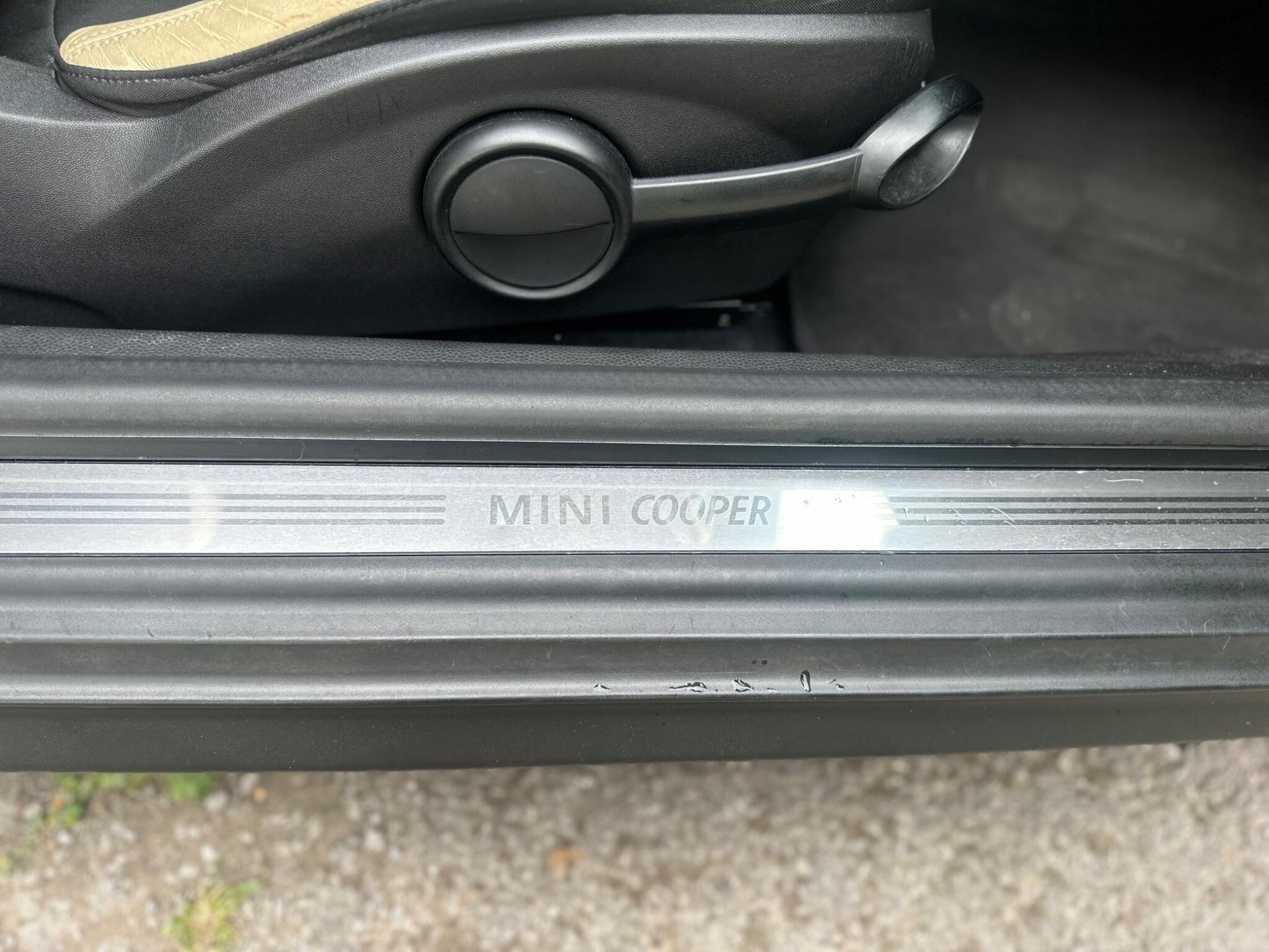 Mini Hatch view 36