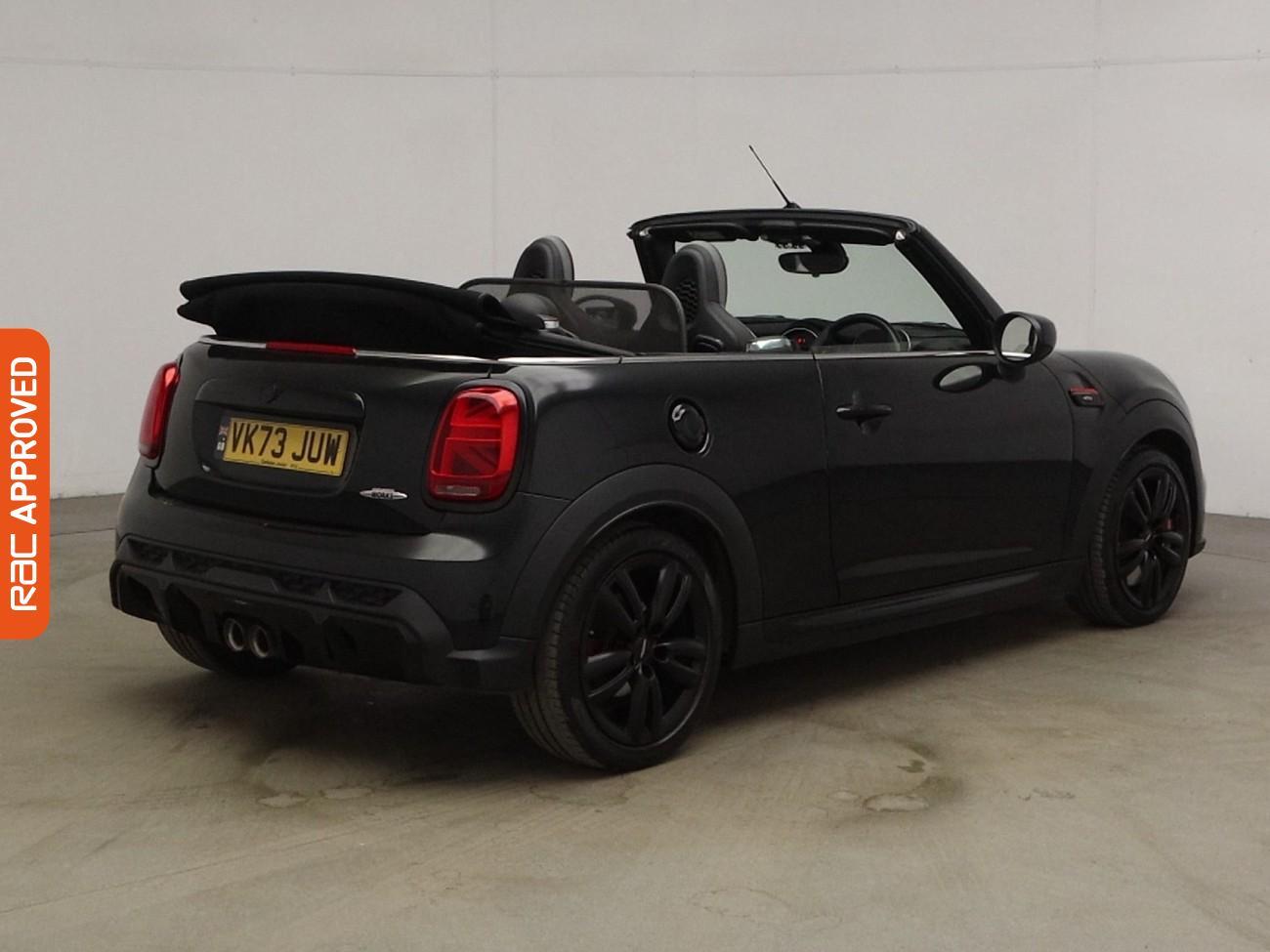Mini Convertible view 32