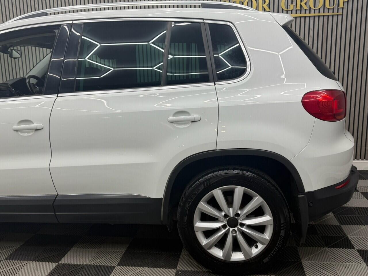 Volkswagen Tiguan view 32