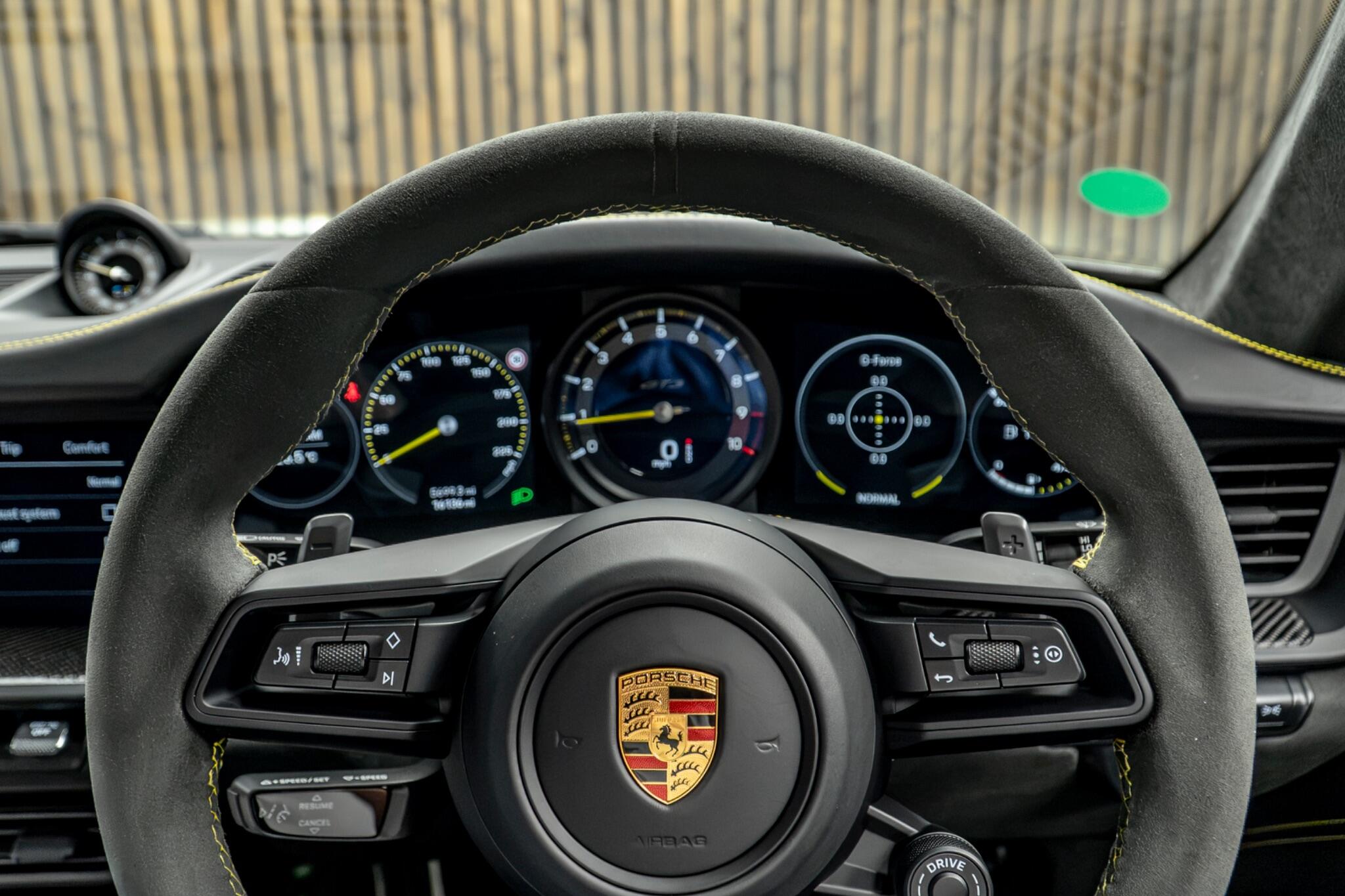 Porsche 911 view 33