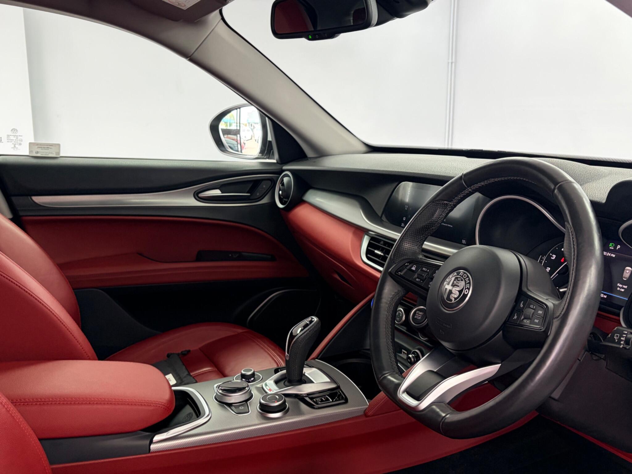 Alfa Romeo Stelvio view 12