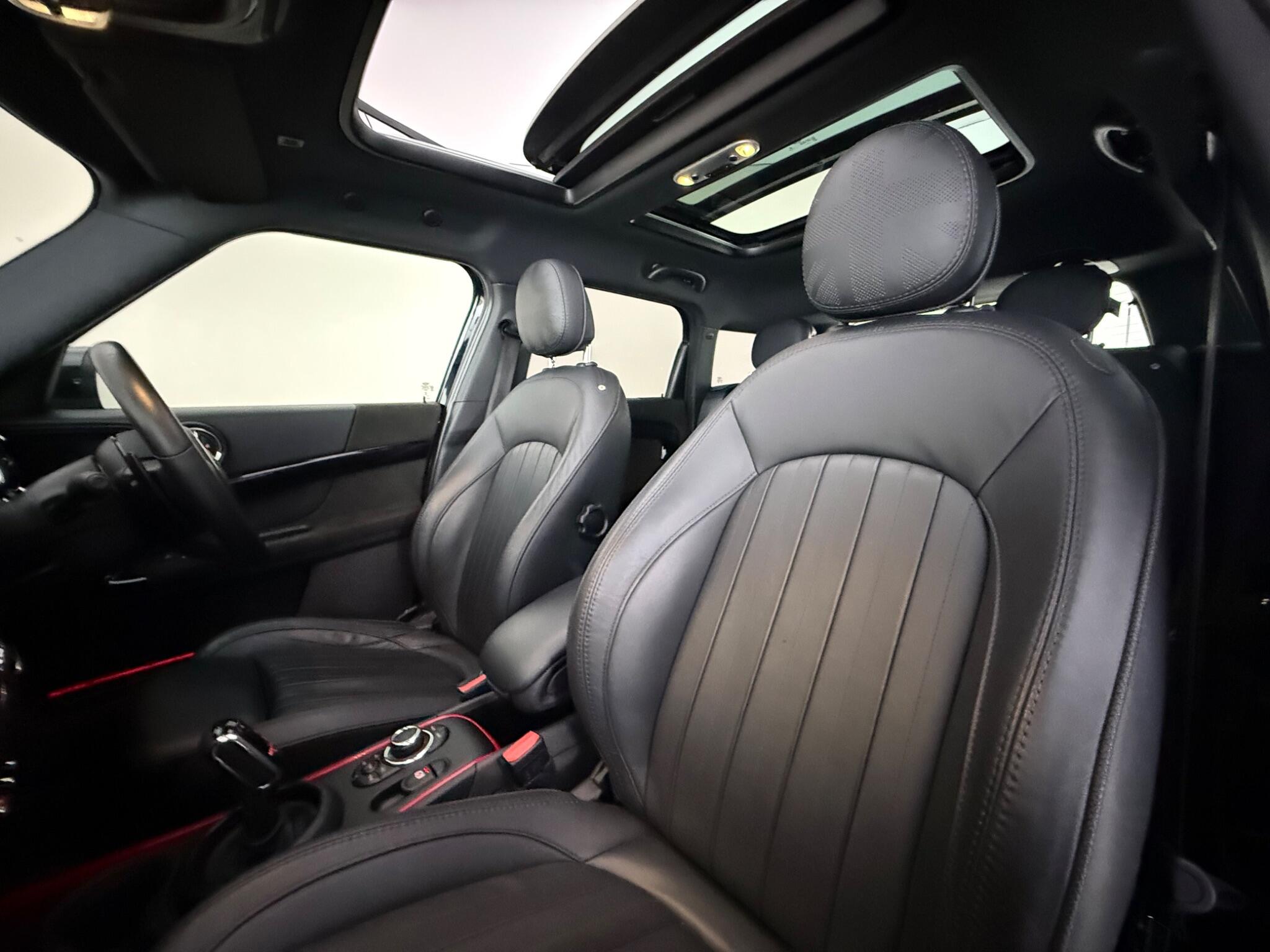 Mini Countryman view 30