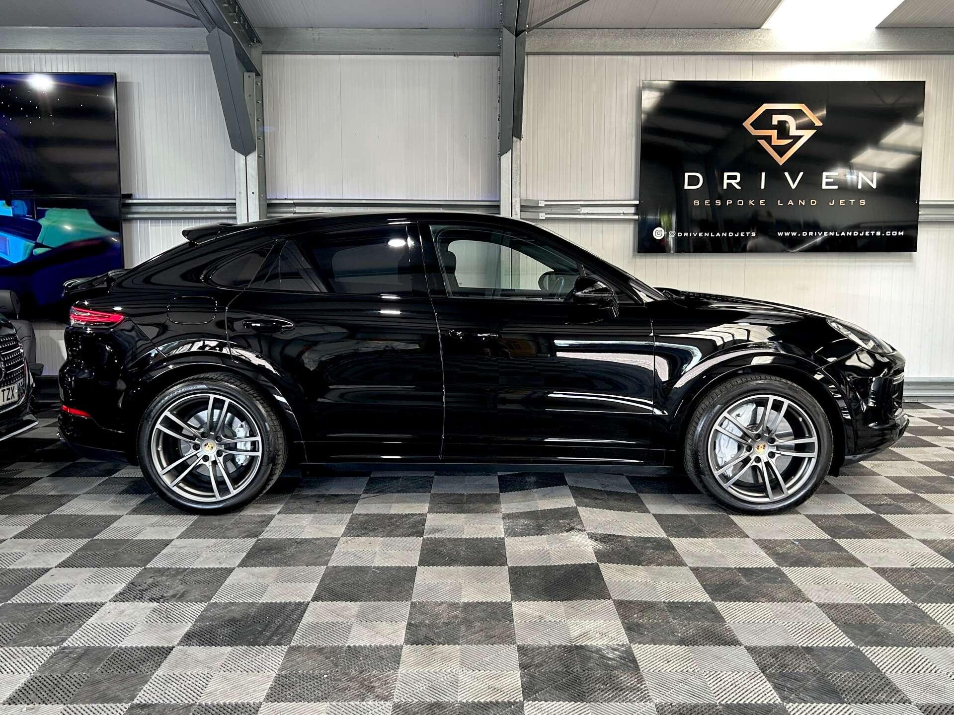 Porsche Cayenne view 10