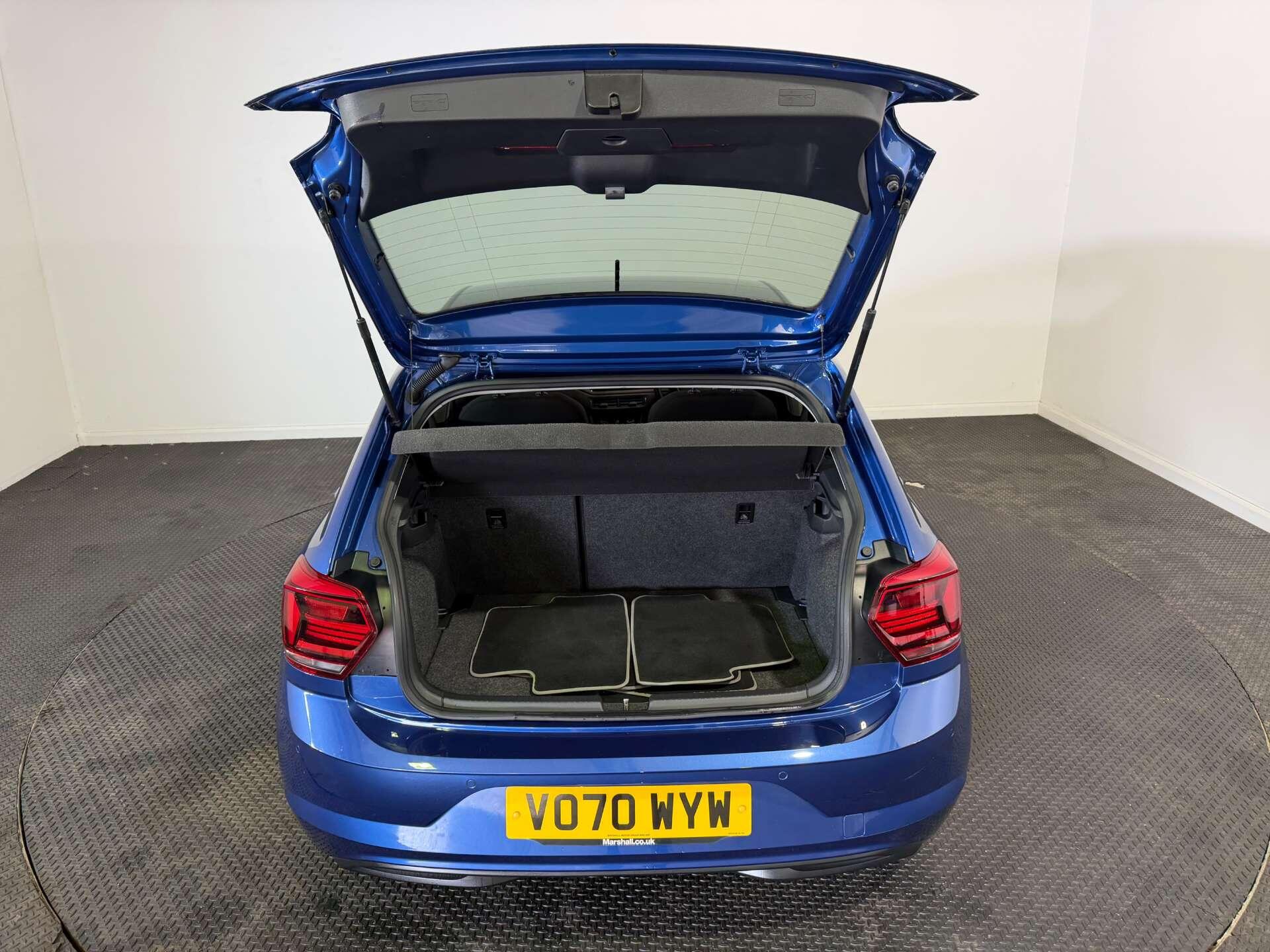 Volkswagen Polo view 10