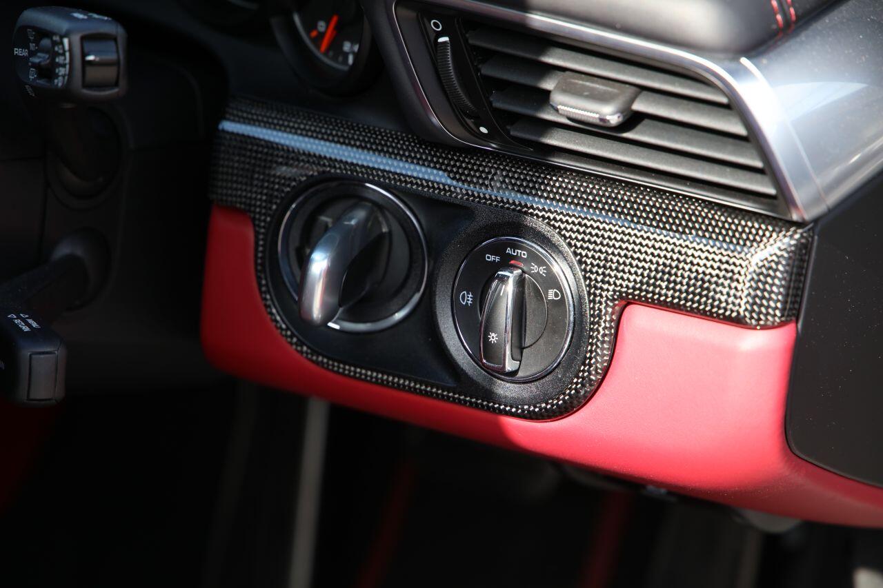 Porsche 911 view 43