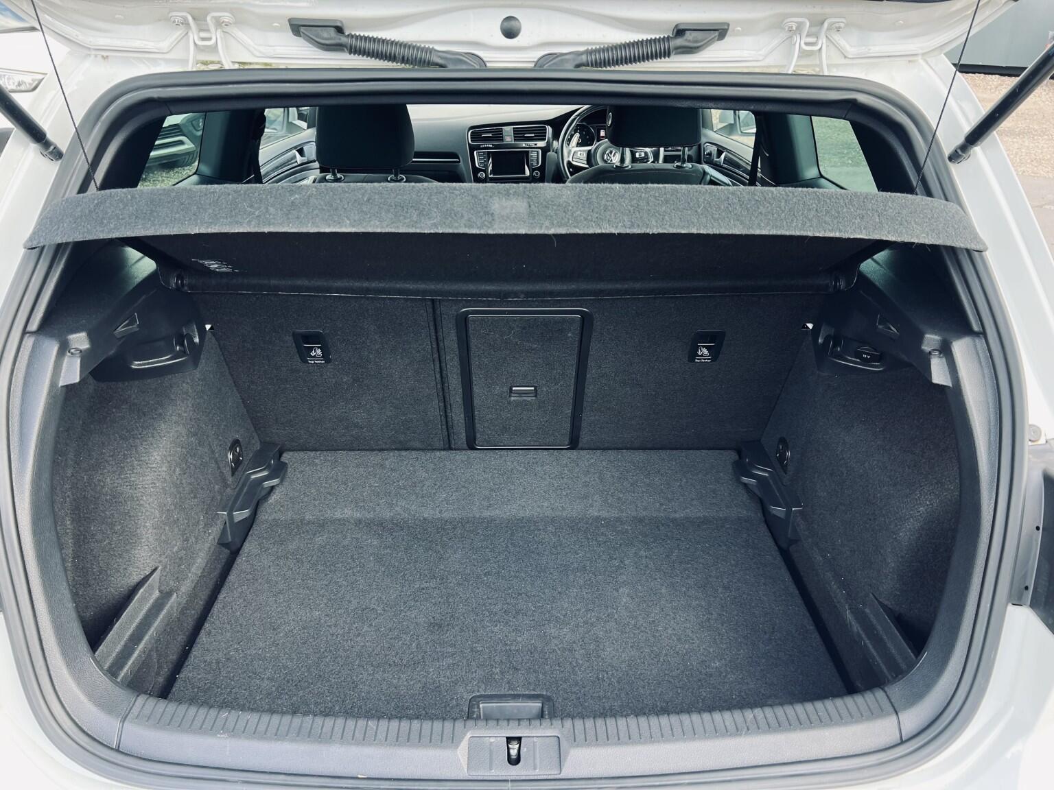 Volkswagen Golf view 31