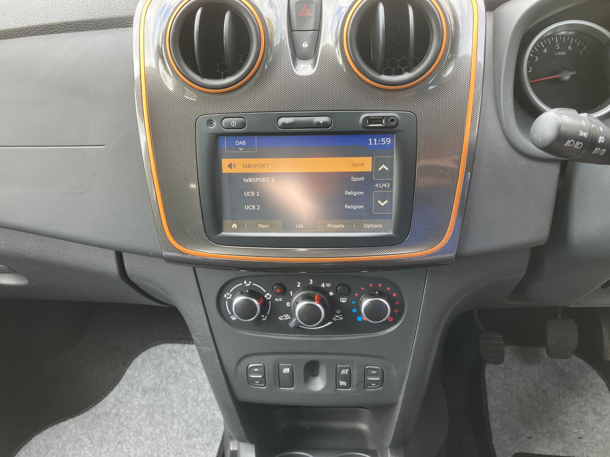 Dacia Sandero Stepway view 12