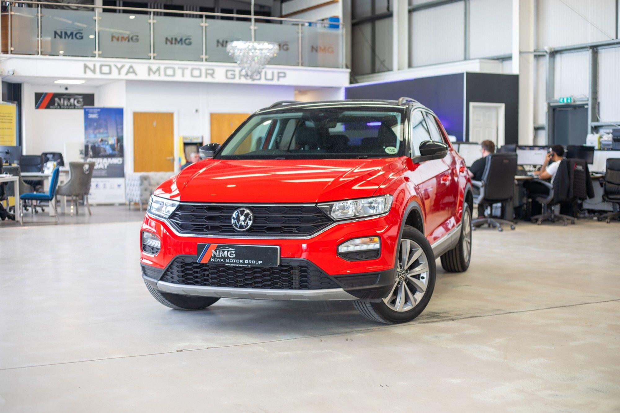 Volkswagen T-Roc view 4