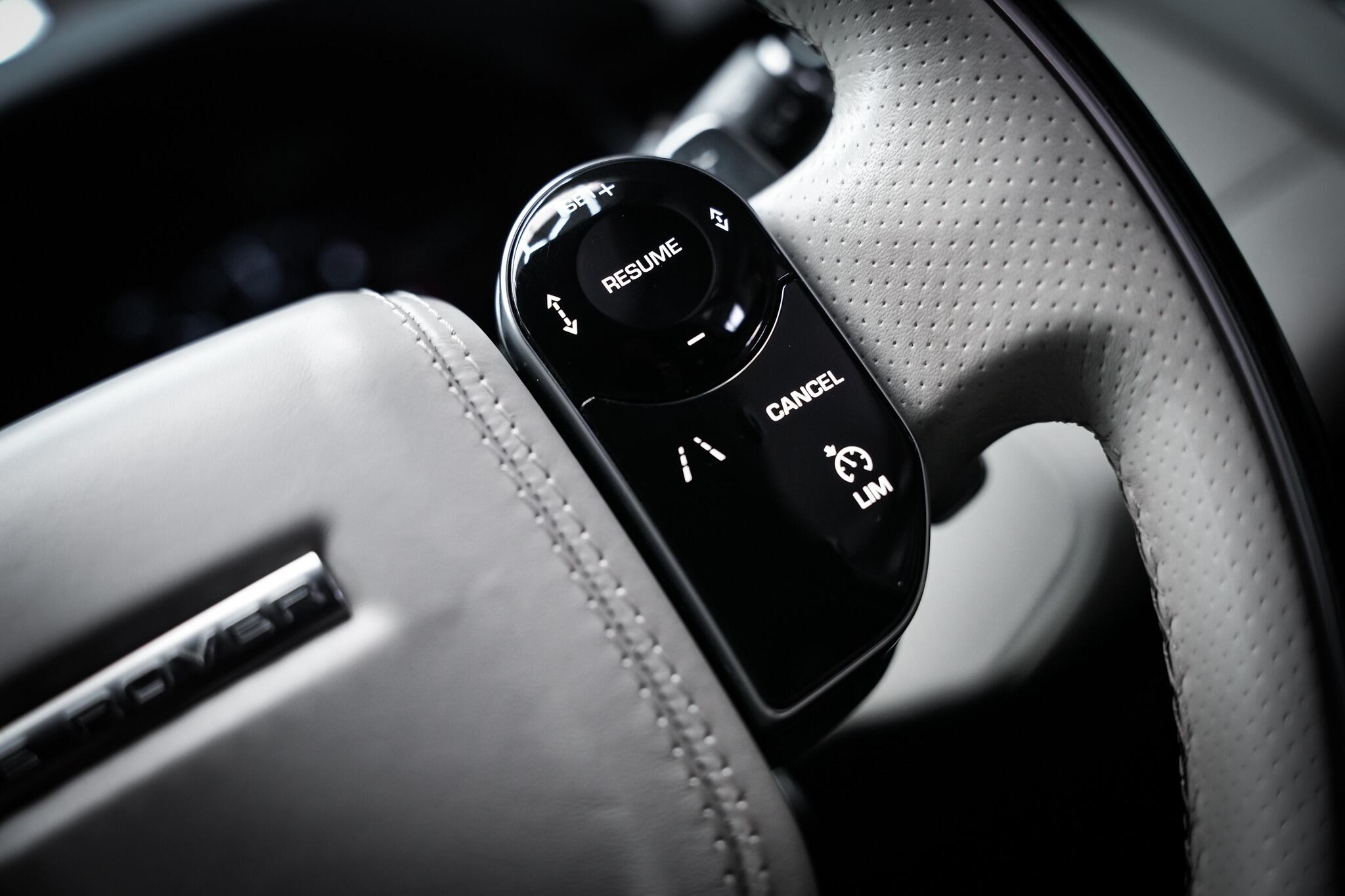 Land Rover Range Rover Velar view 44