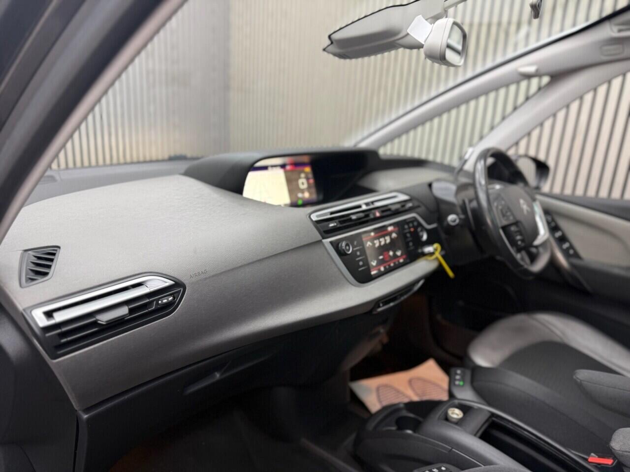 Citroen Grand C4 Spacetourer view 5