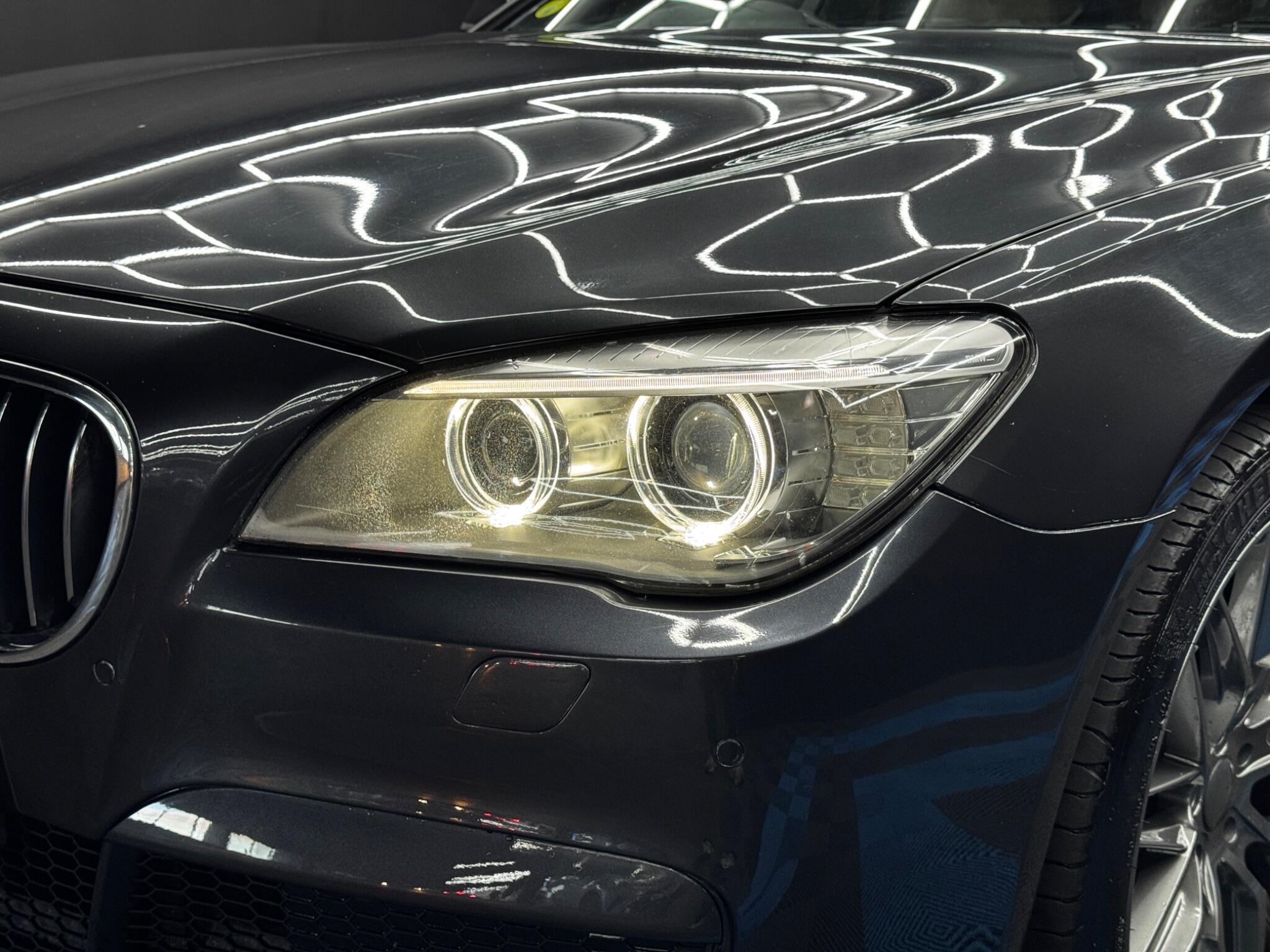 BMW 7 Series view 52