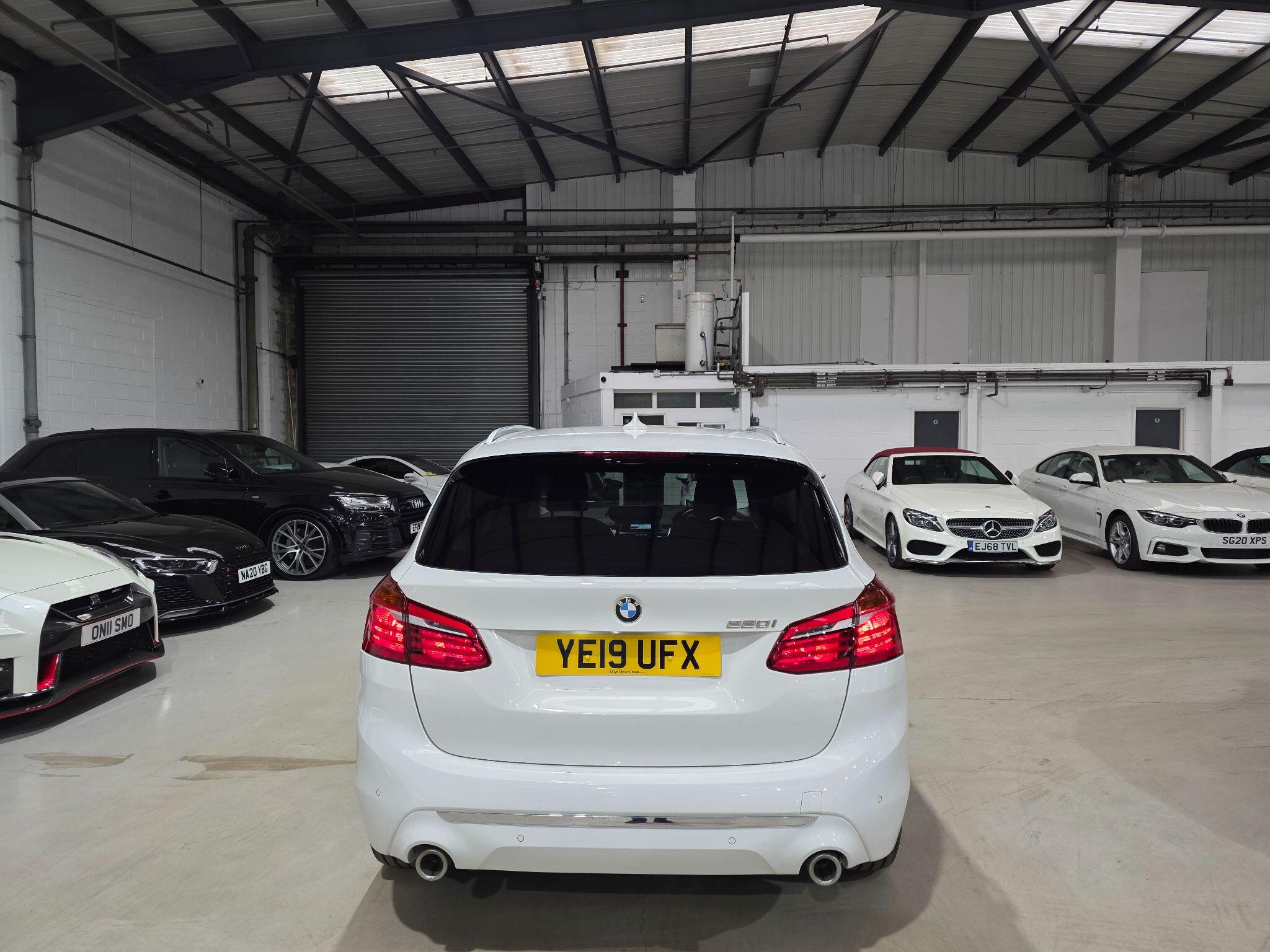 BMW 2 Series Active Tourer view 4
