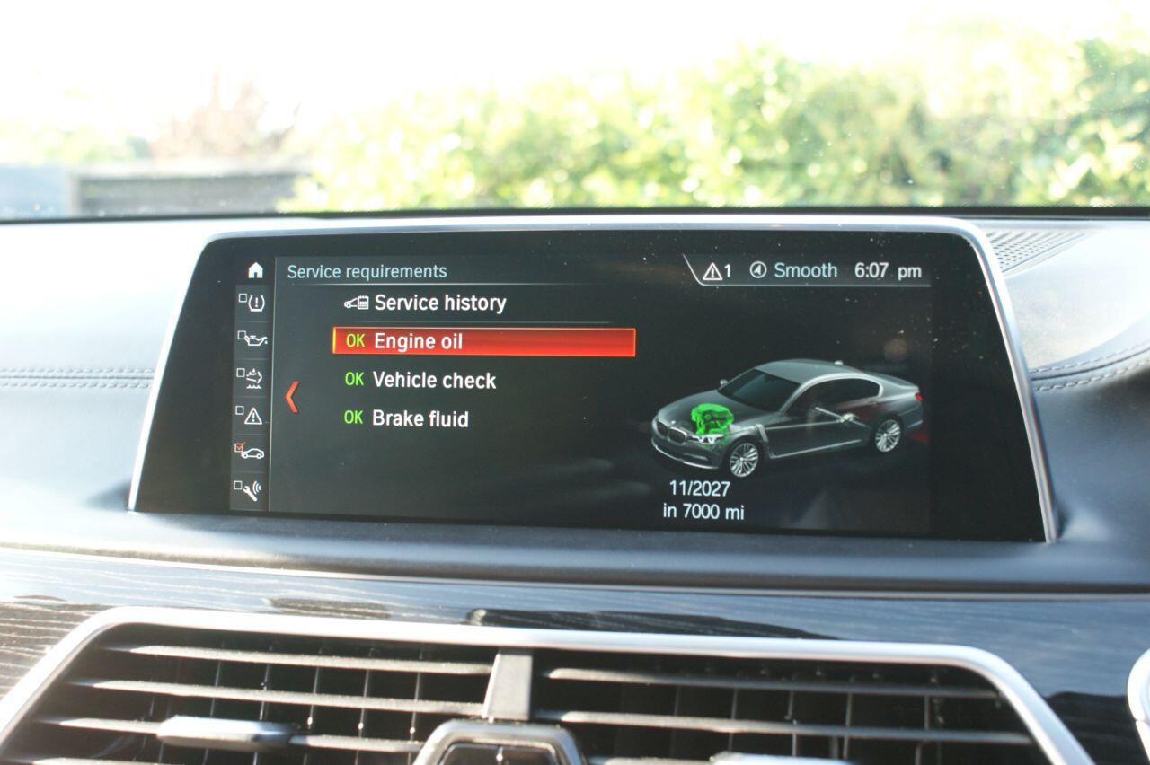 BMW 7 Series view 67