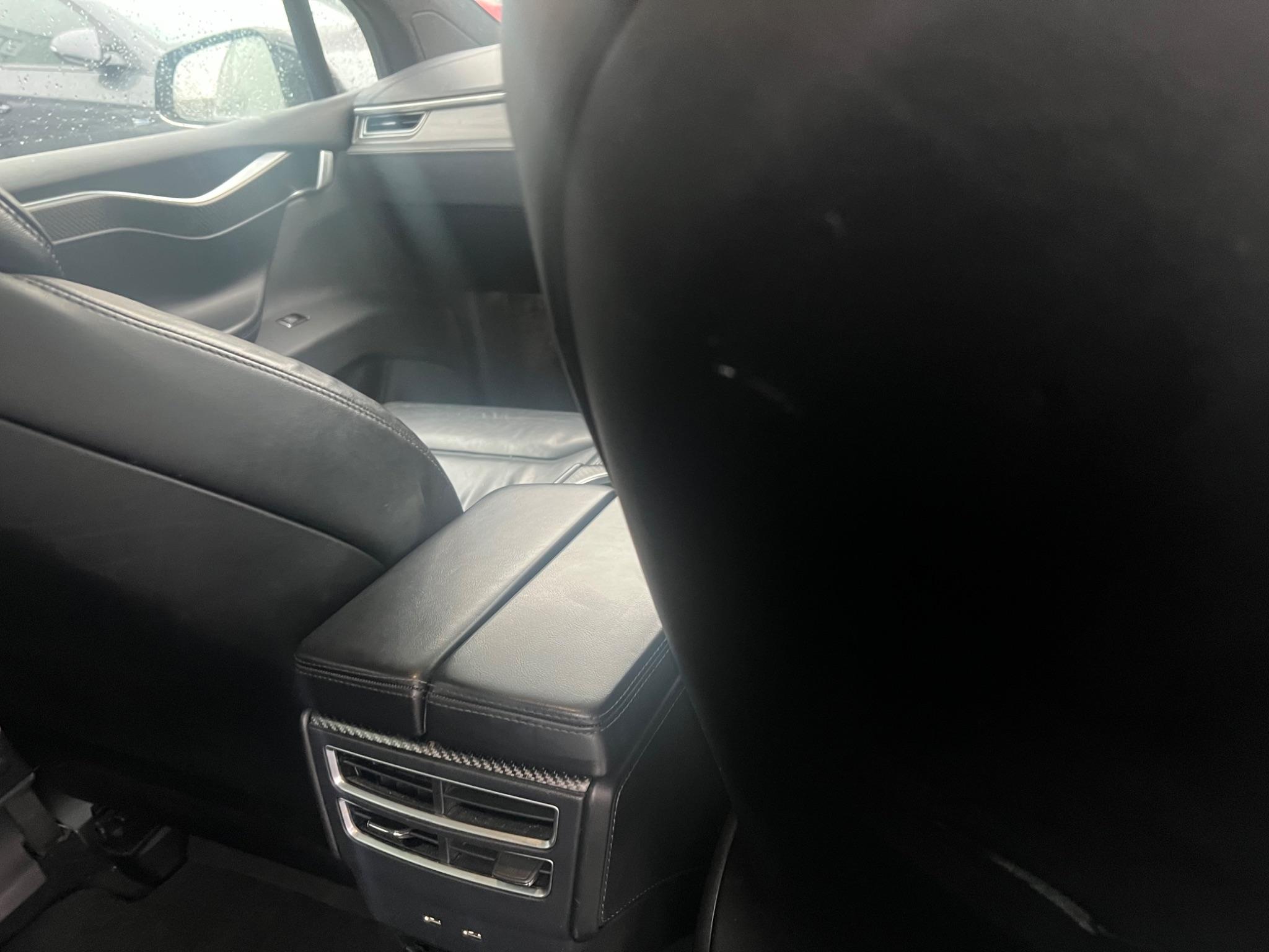 2017 Tesla Model X image 28