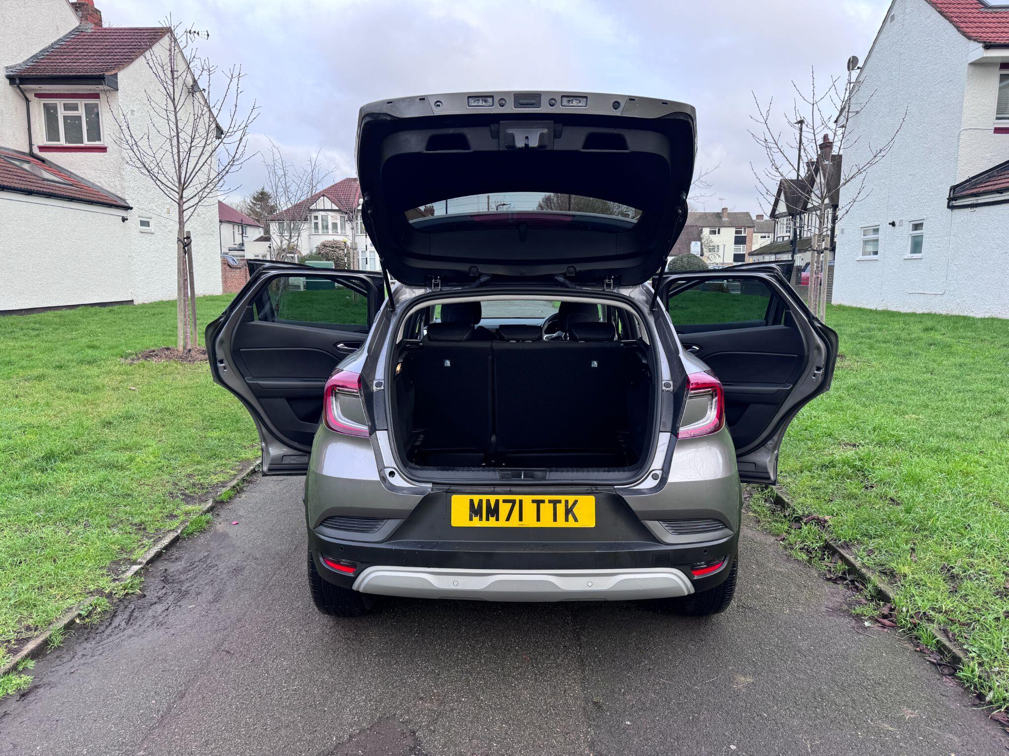 2022 Renault Captur 1.0 TCe Iconic Euro 6 (s/s) 5dr • 20,000 miles image 27