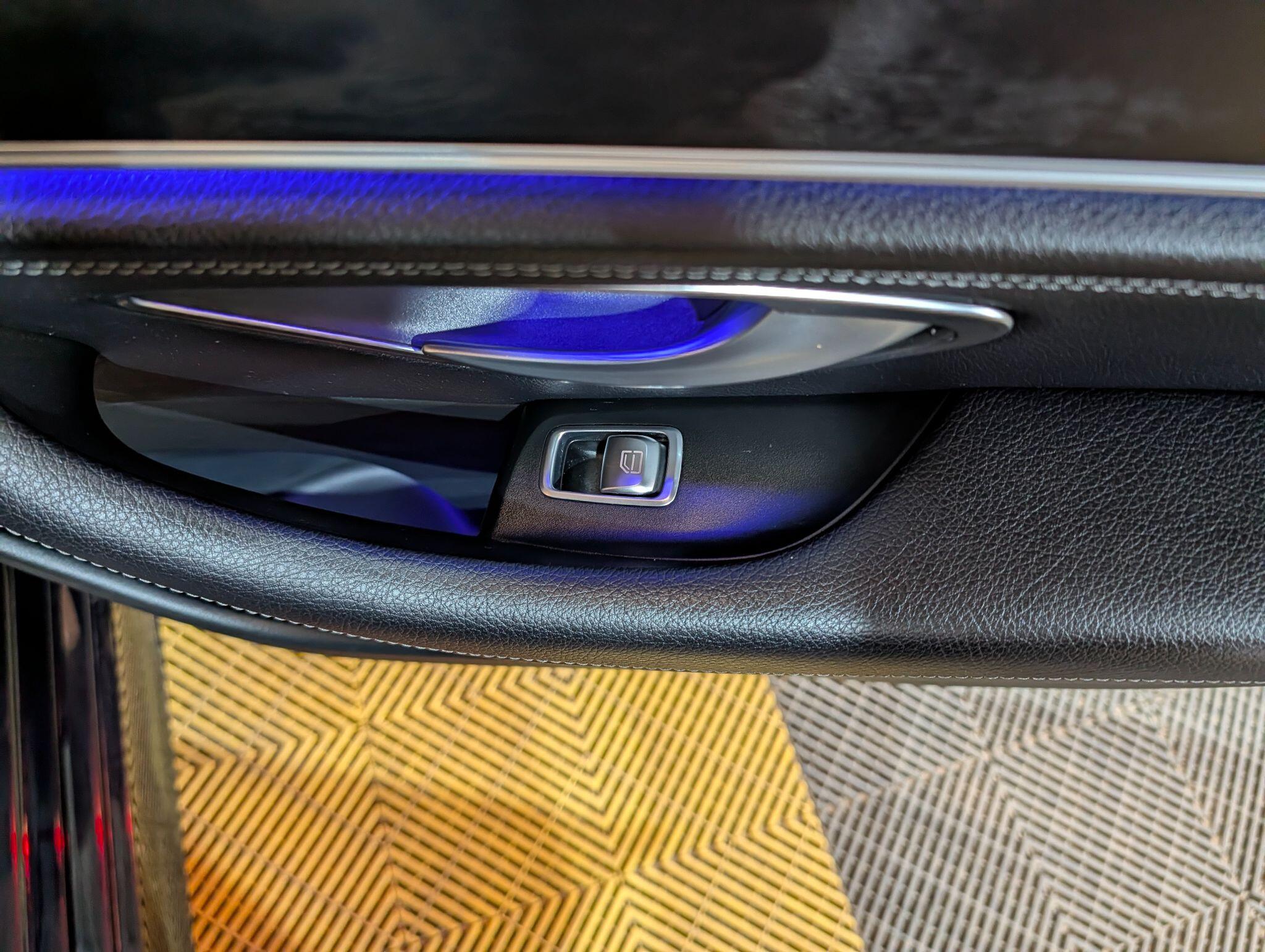 Mercedes-Benz E-Class view 41