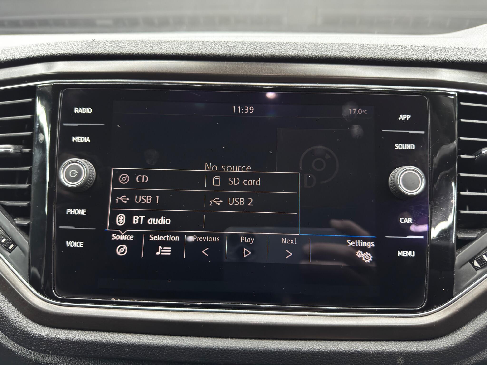 Volkswagen T-Roc view 29