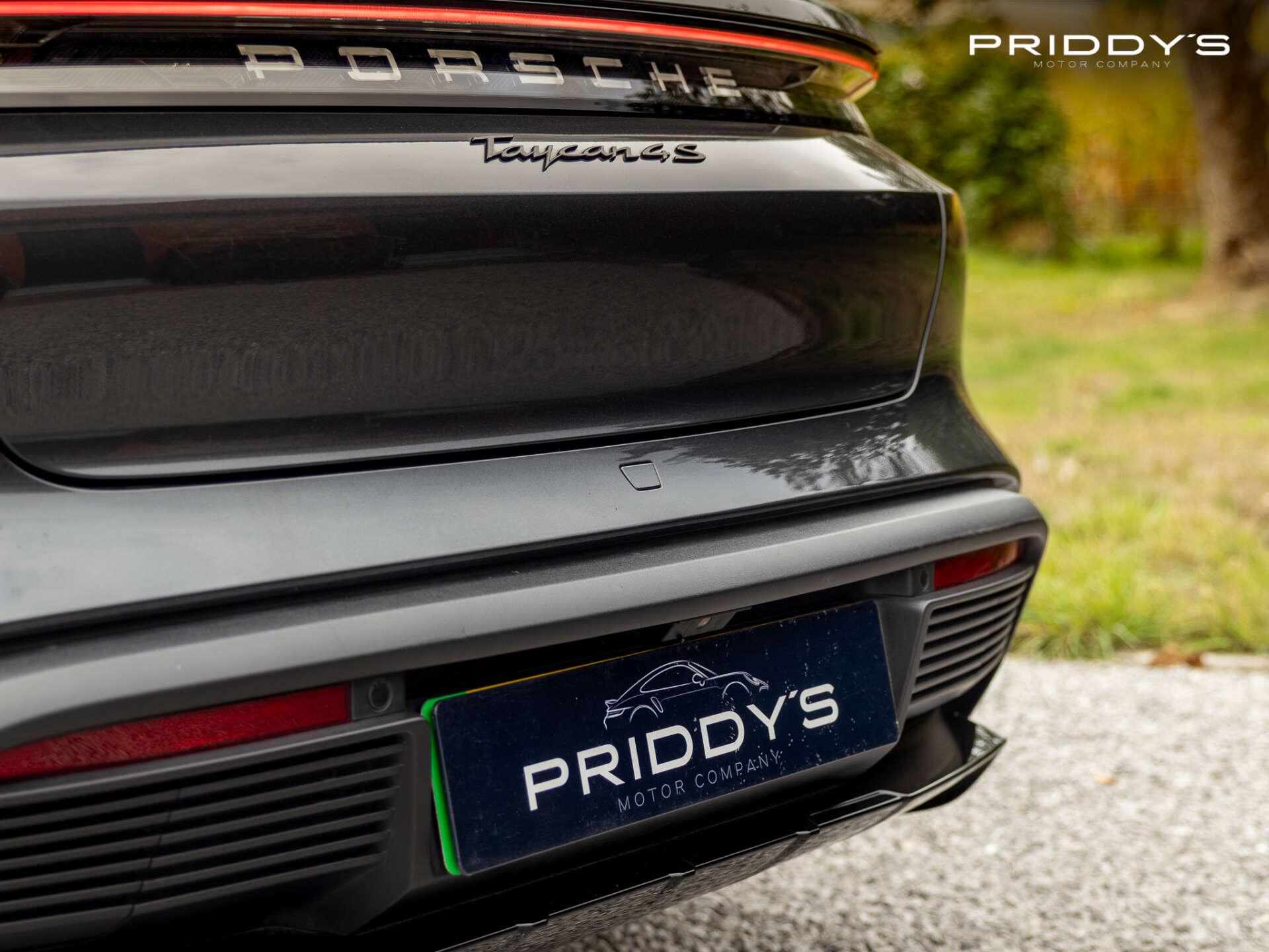 Porsche Taycan view 85
