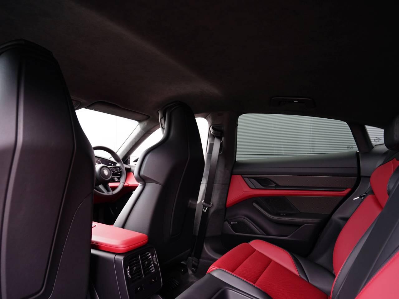 Porsche Taycan view 22