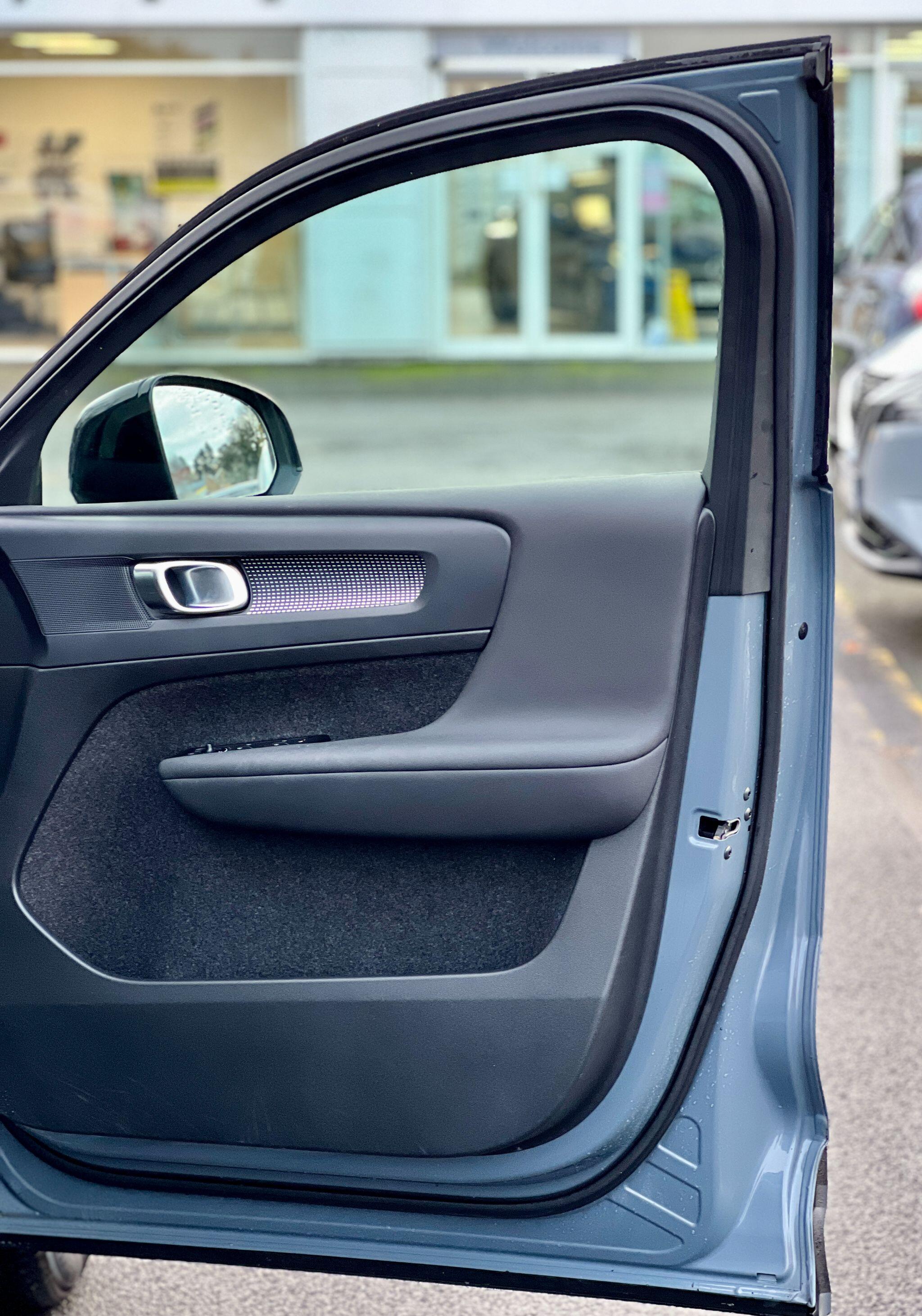 Volvo XC40 view 19