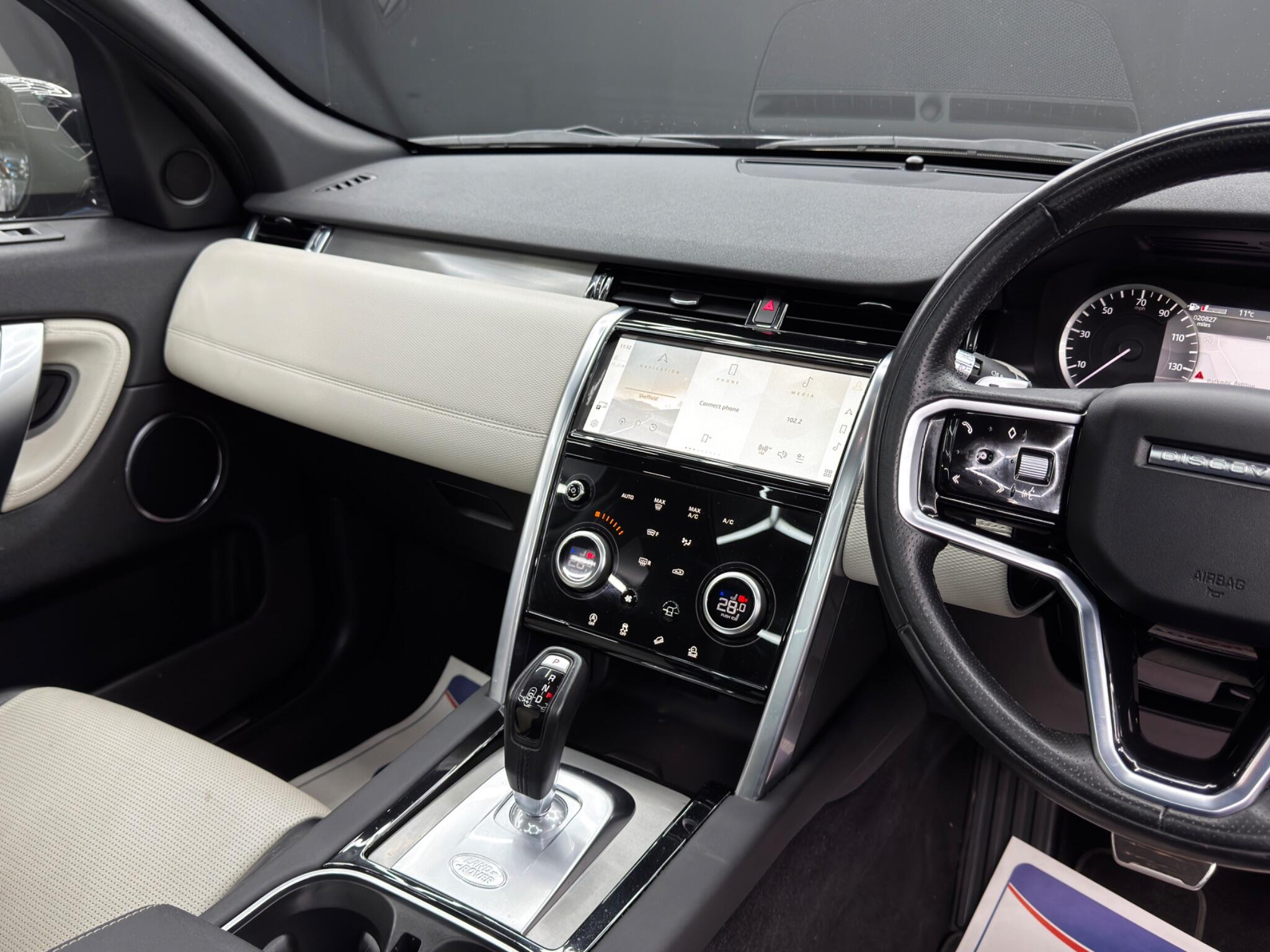 Land Rover Discovery Sport view 24