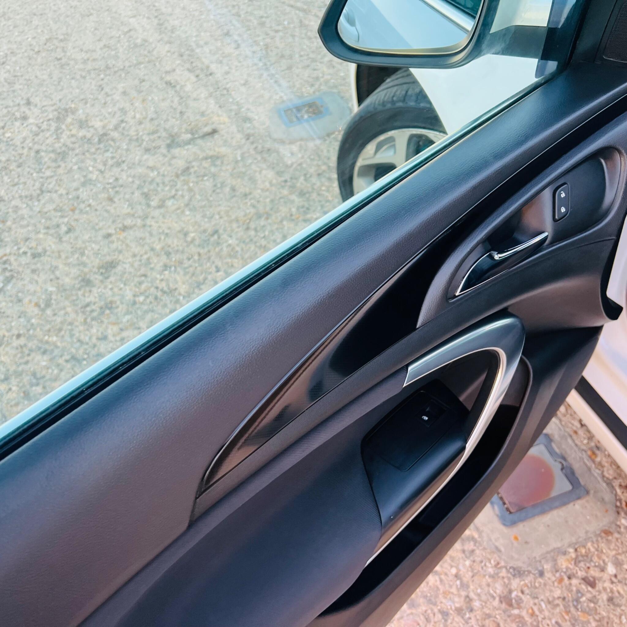 Vauxhall Insignia view 12