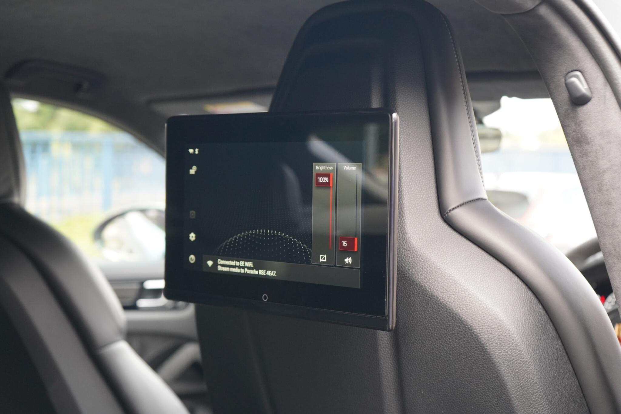 Porsche Cayenne view 30