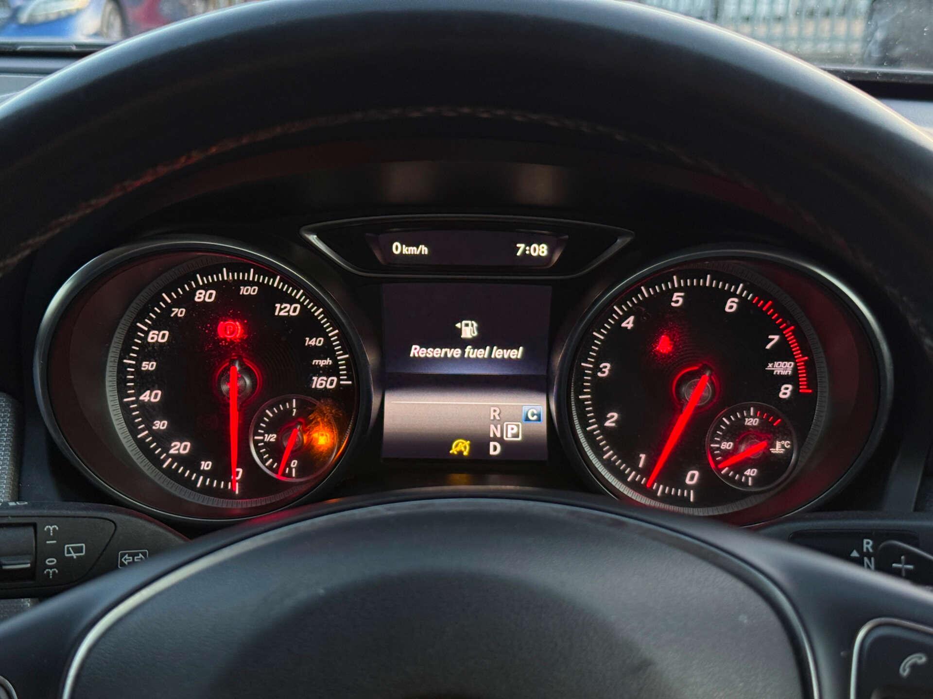 Mercedes-Benz Gla view 54
