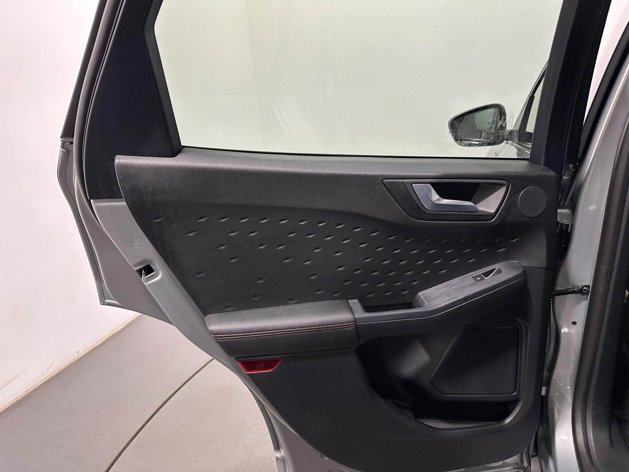 Ford Kuga view 40
