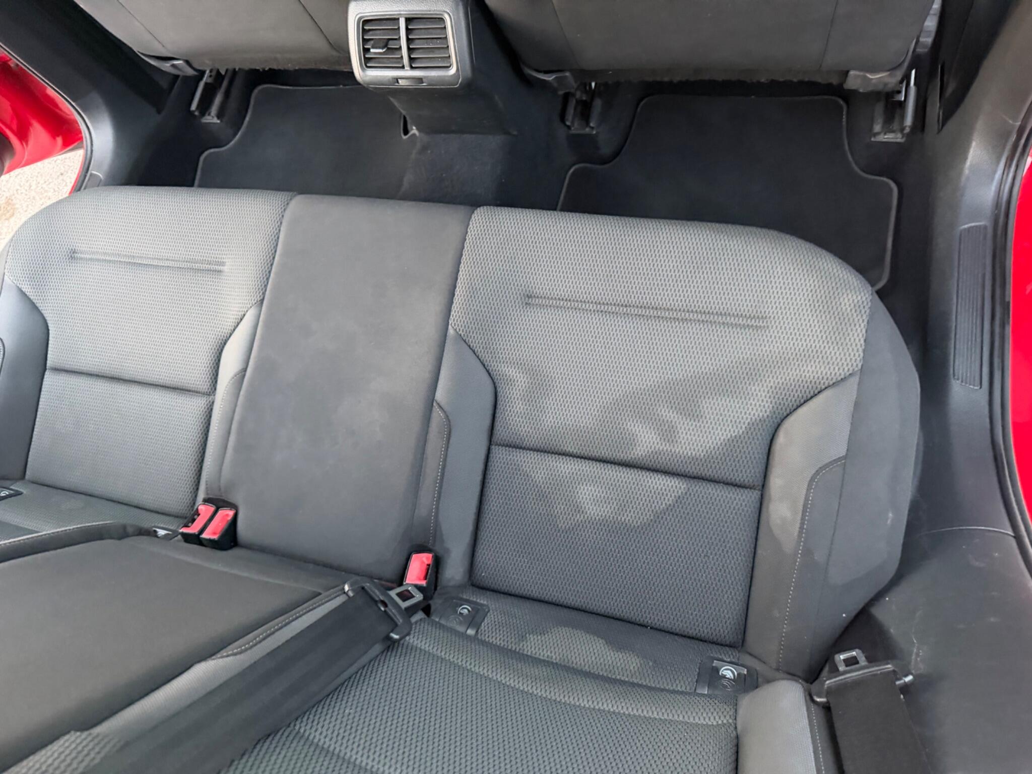 Volkswagen Golf view 33