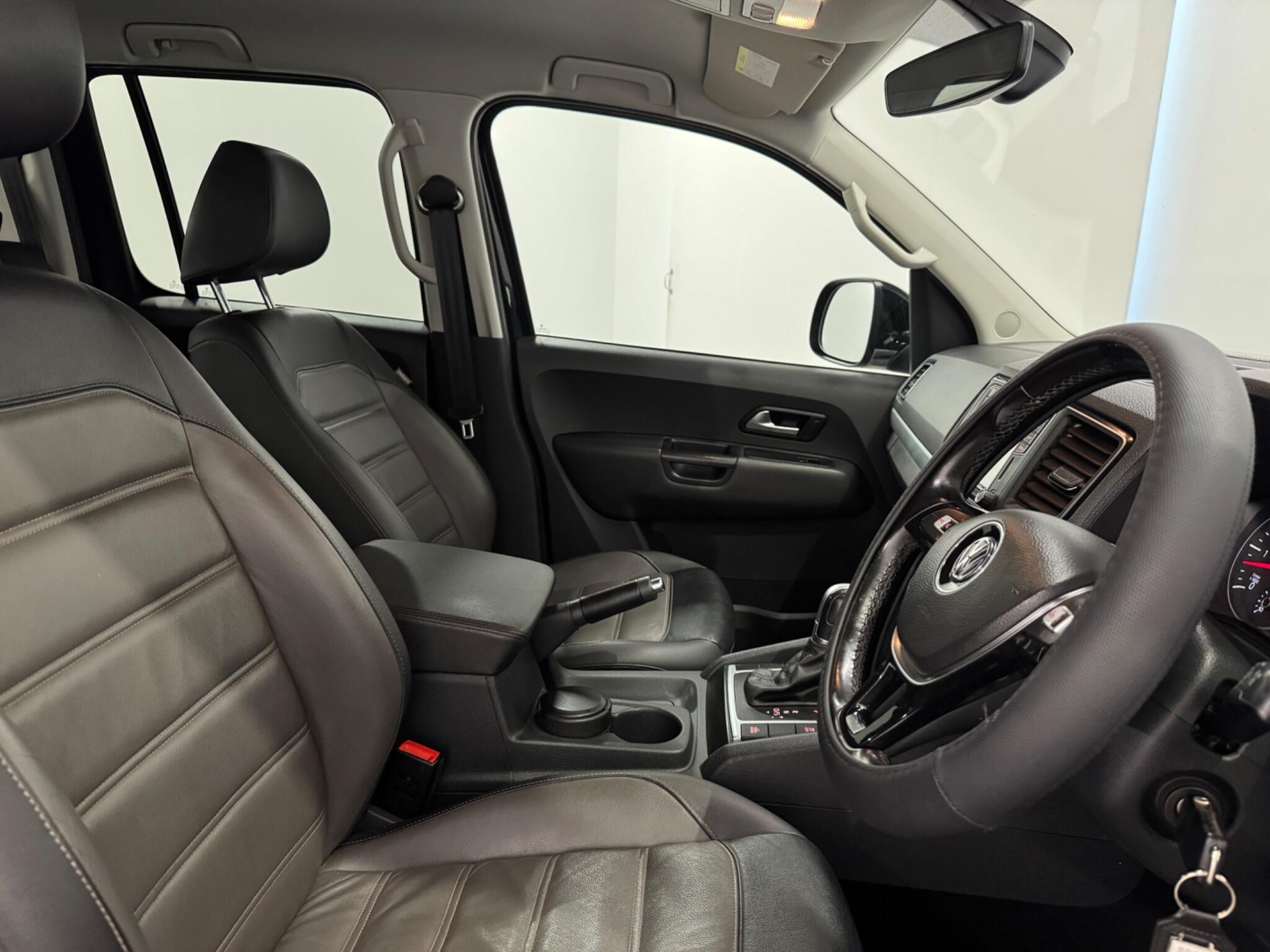 Volkswagen Amarok view 10