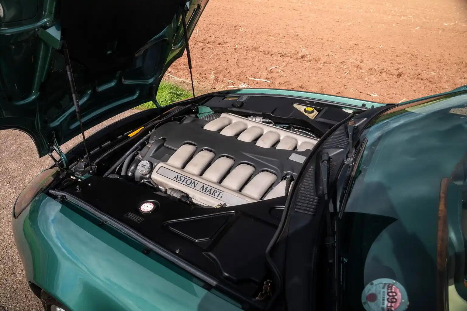 Aston Martin DB7 view 44
