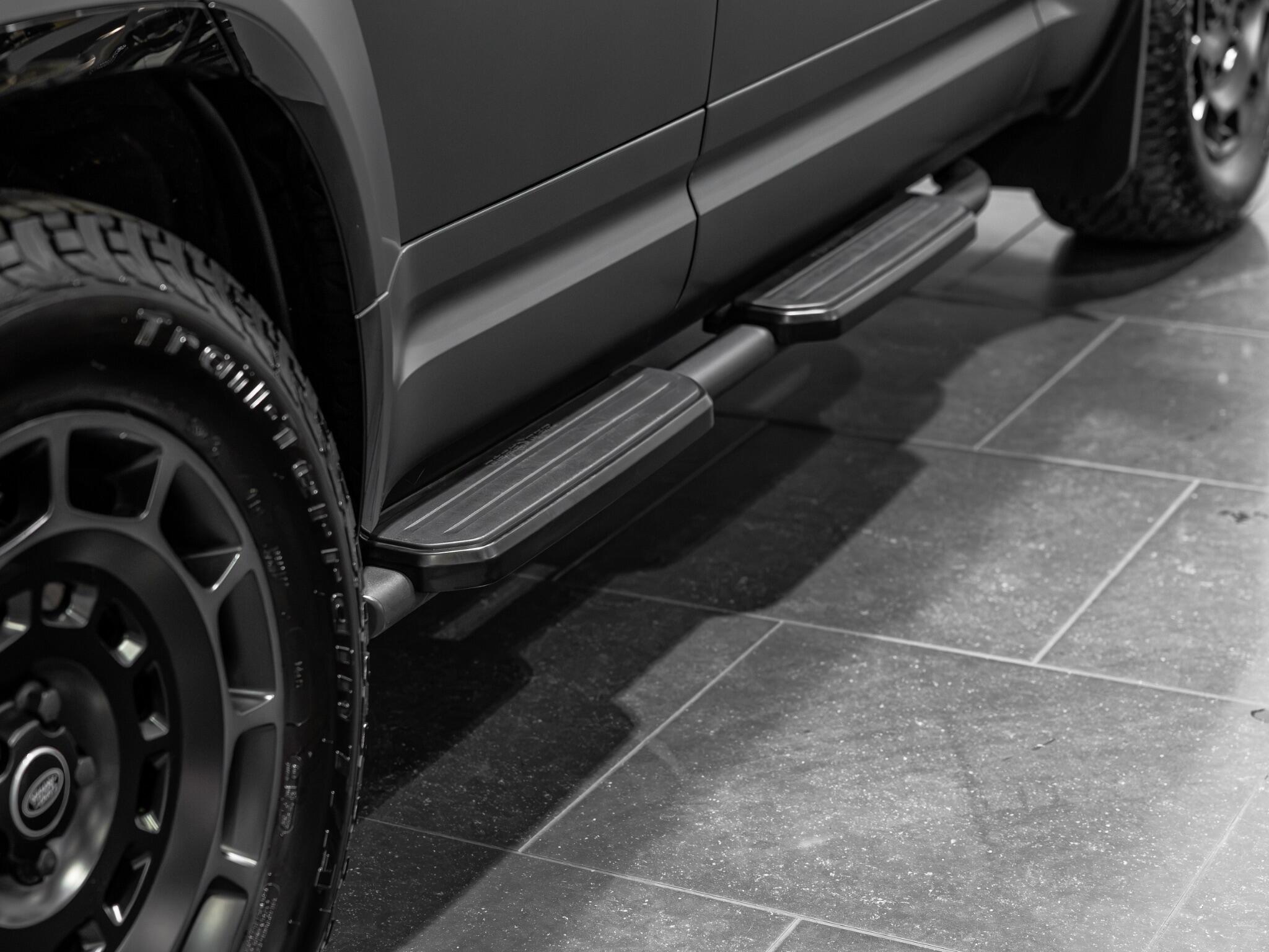 Land Rover Defender view 16