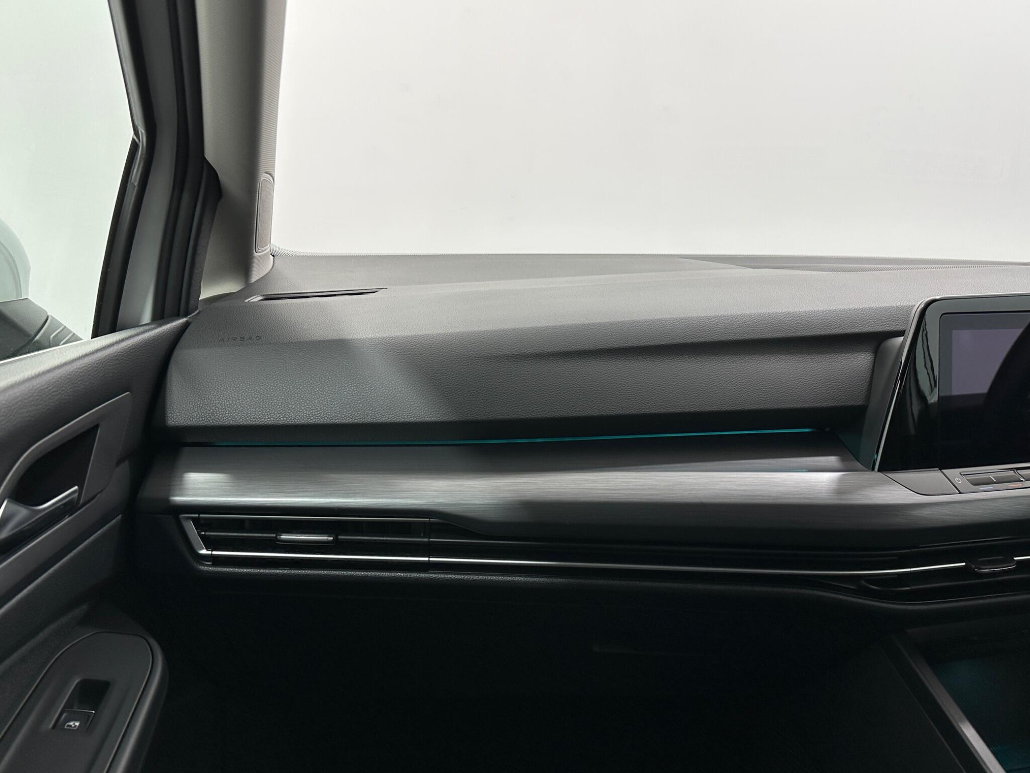 Volkswagen Golf view 28