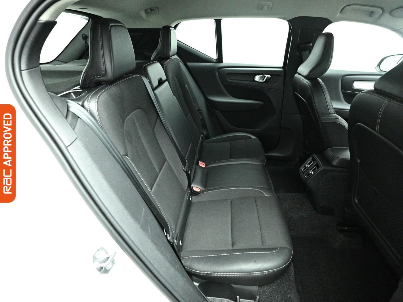 Volvo XC40 view 13