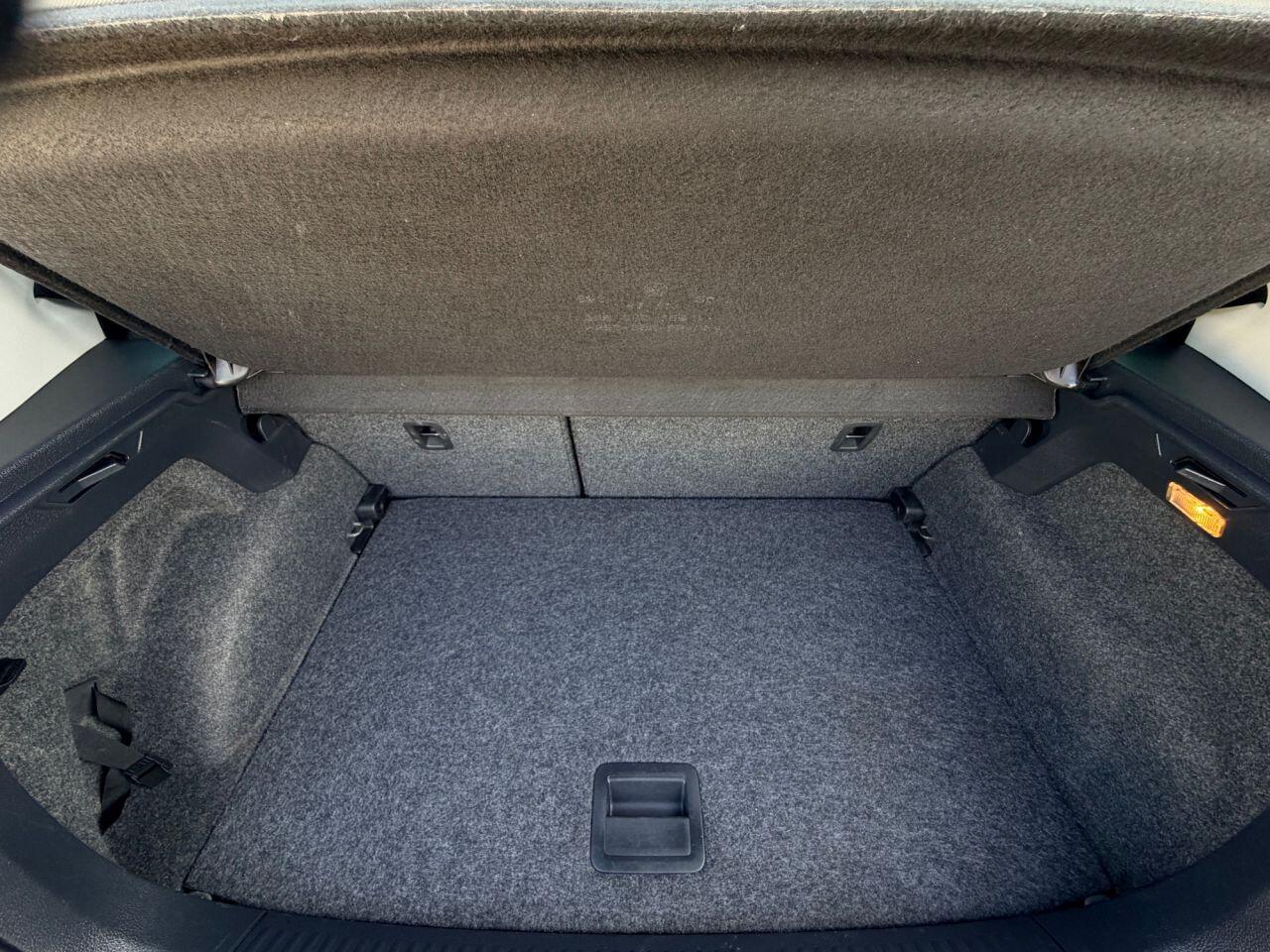 Volkswagen Polo view 23