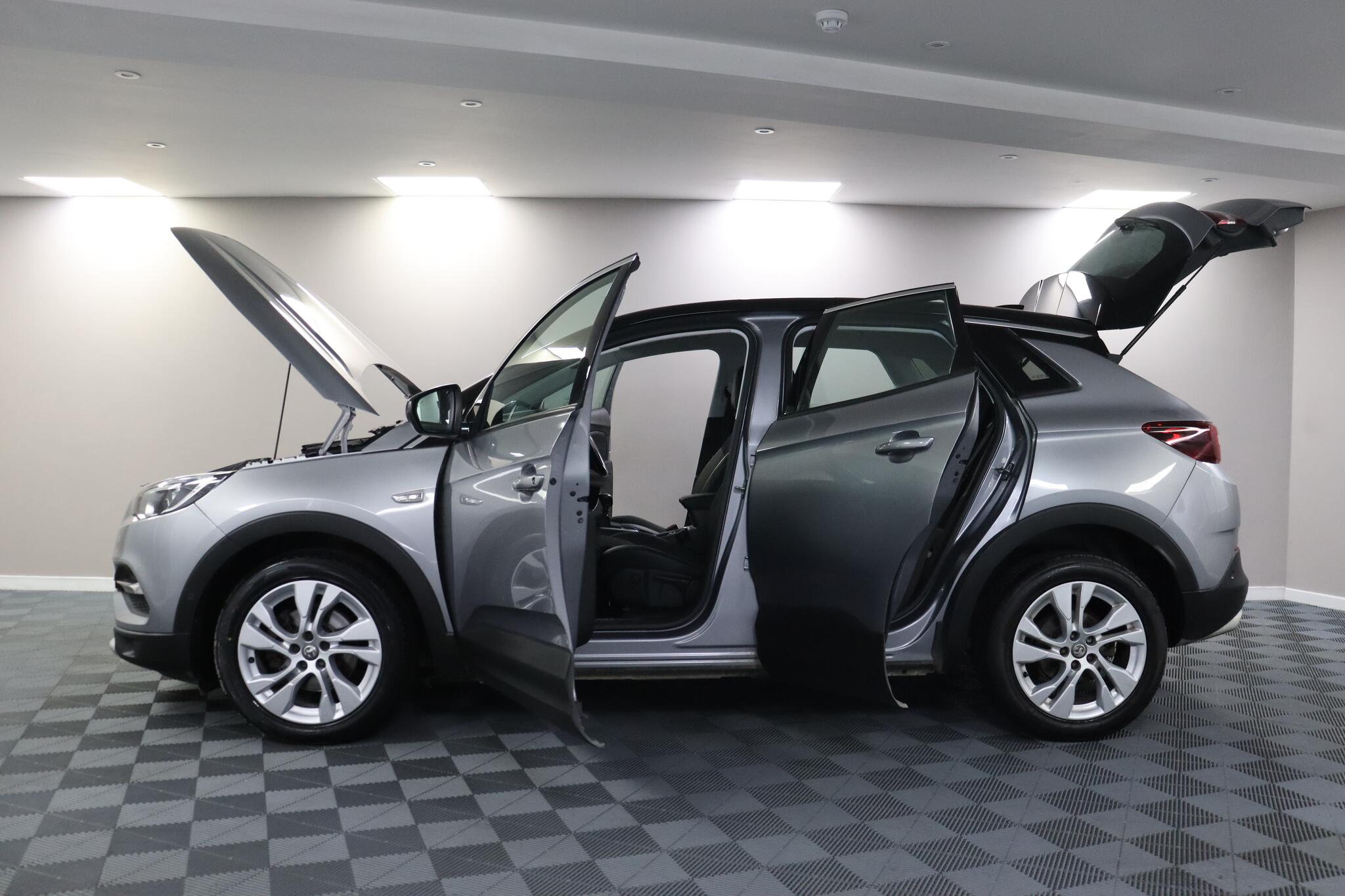 Vauxhall Grandland X view 23