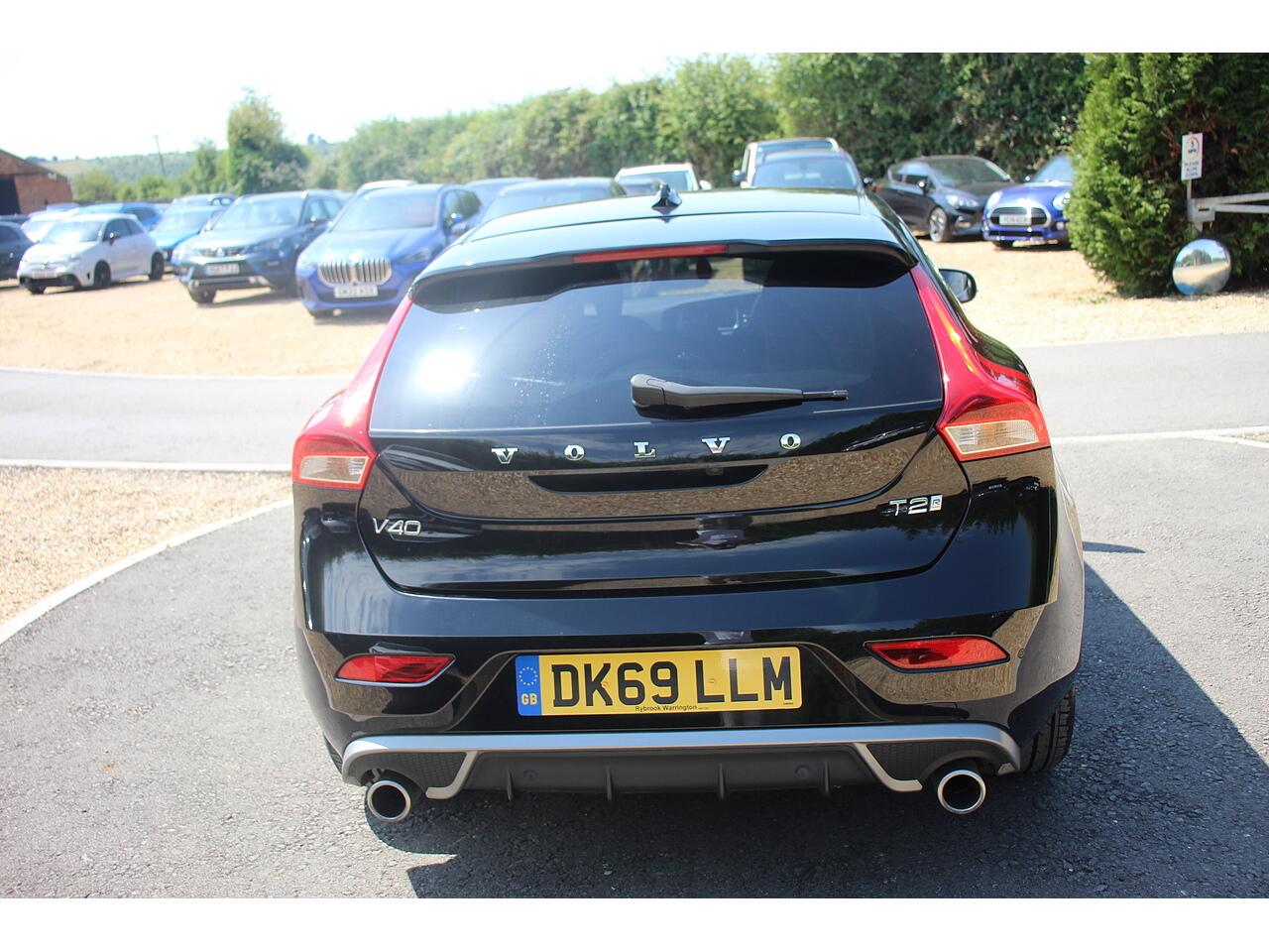 Volvo V40 view 11
