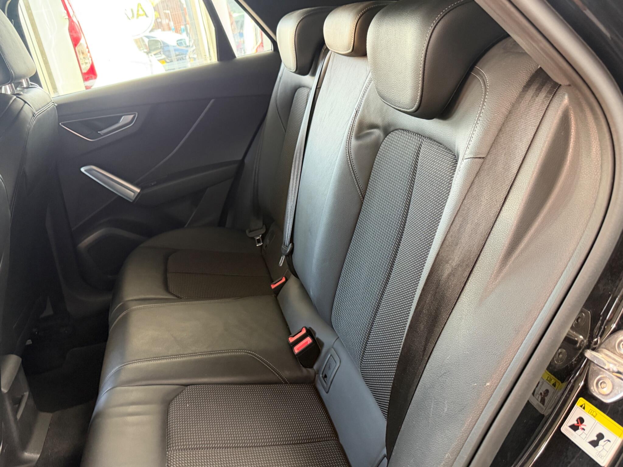 Audi Q2 view 25